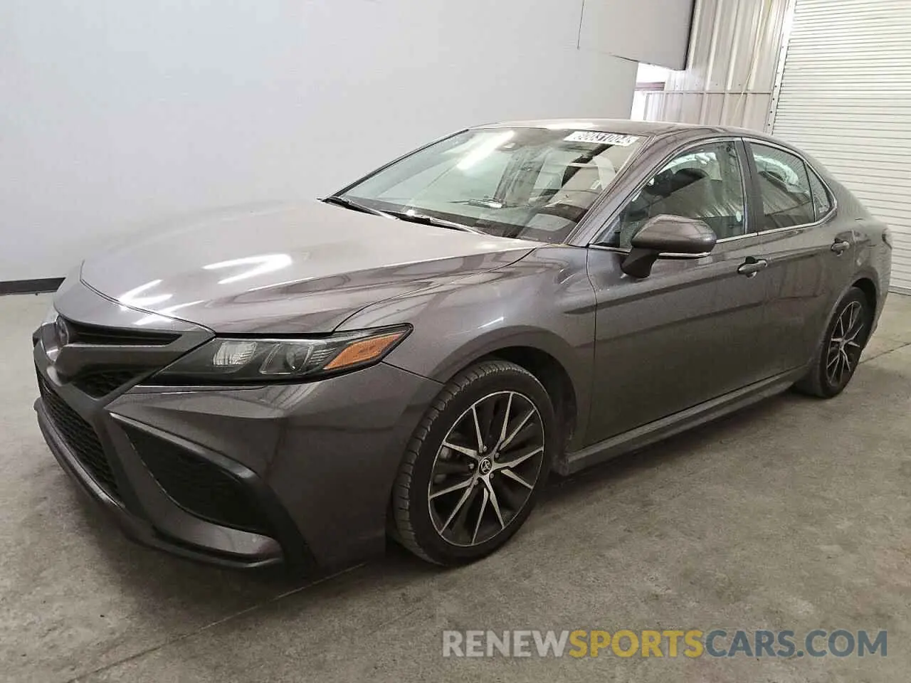 1 Photograph of a damaged car 4T1G11AK4NU631010 TOYOTA CAMRY 2022