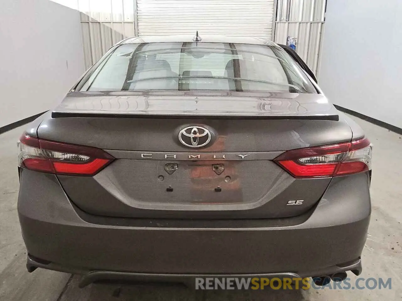 6 Photograph of a damaged car 4T1G11AK4NU631010 TOYOTA CAMRY 2022