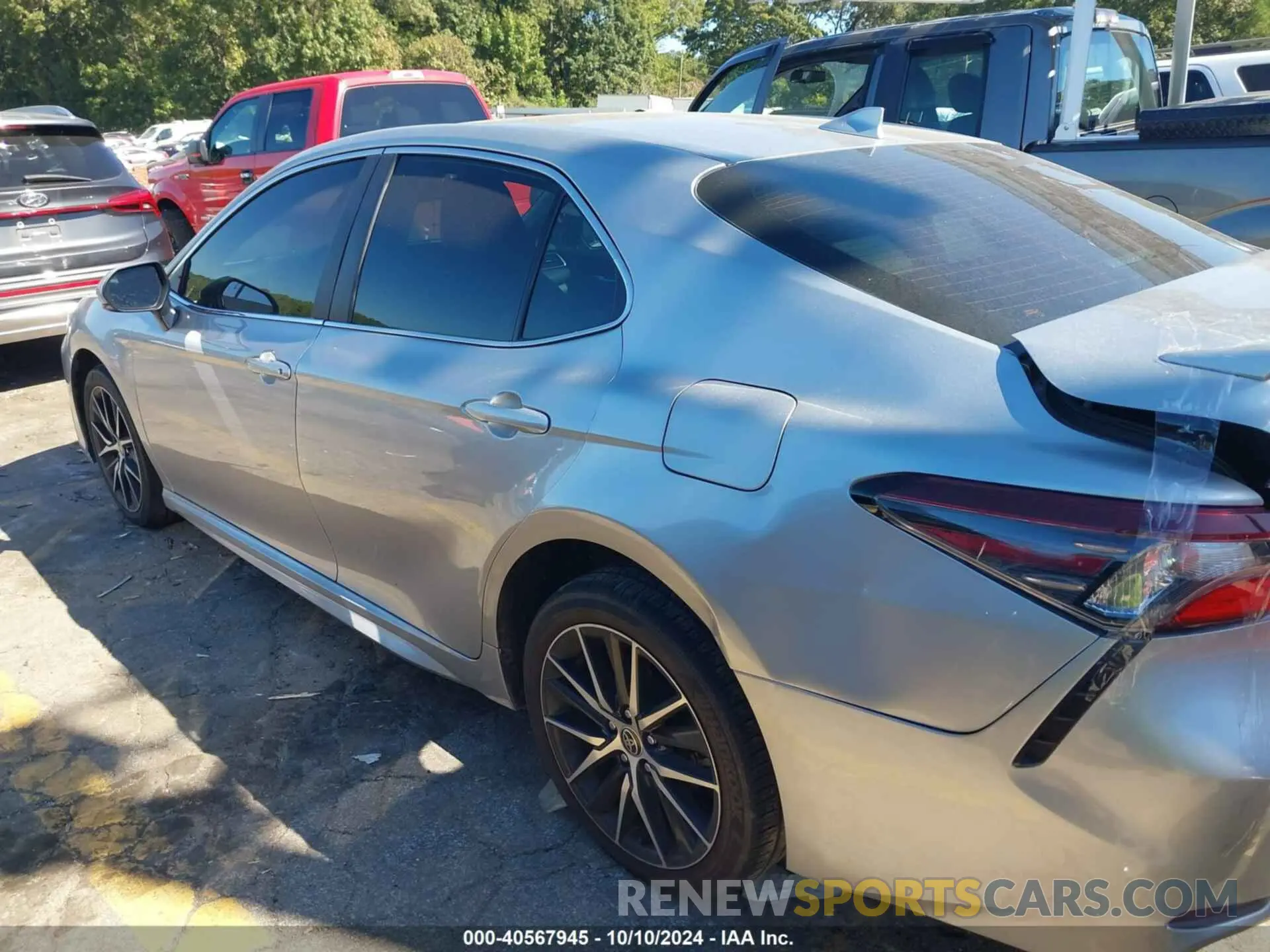 14 Photograph of a damaged car 4T1G11AK4NU647885 TOYOTA CAMRY 2022