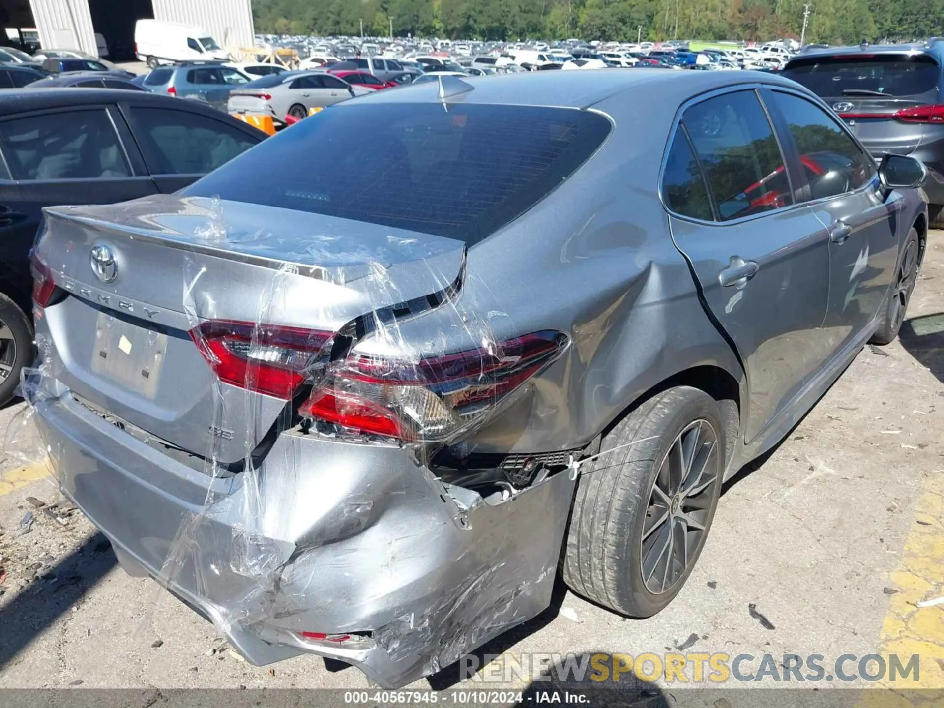 4 Photograph of a damaged car 4T1G11AK4NU647885 TOYOTA CAMRY 2022