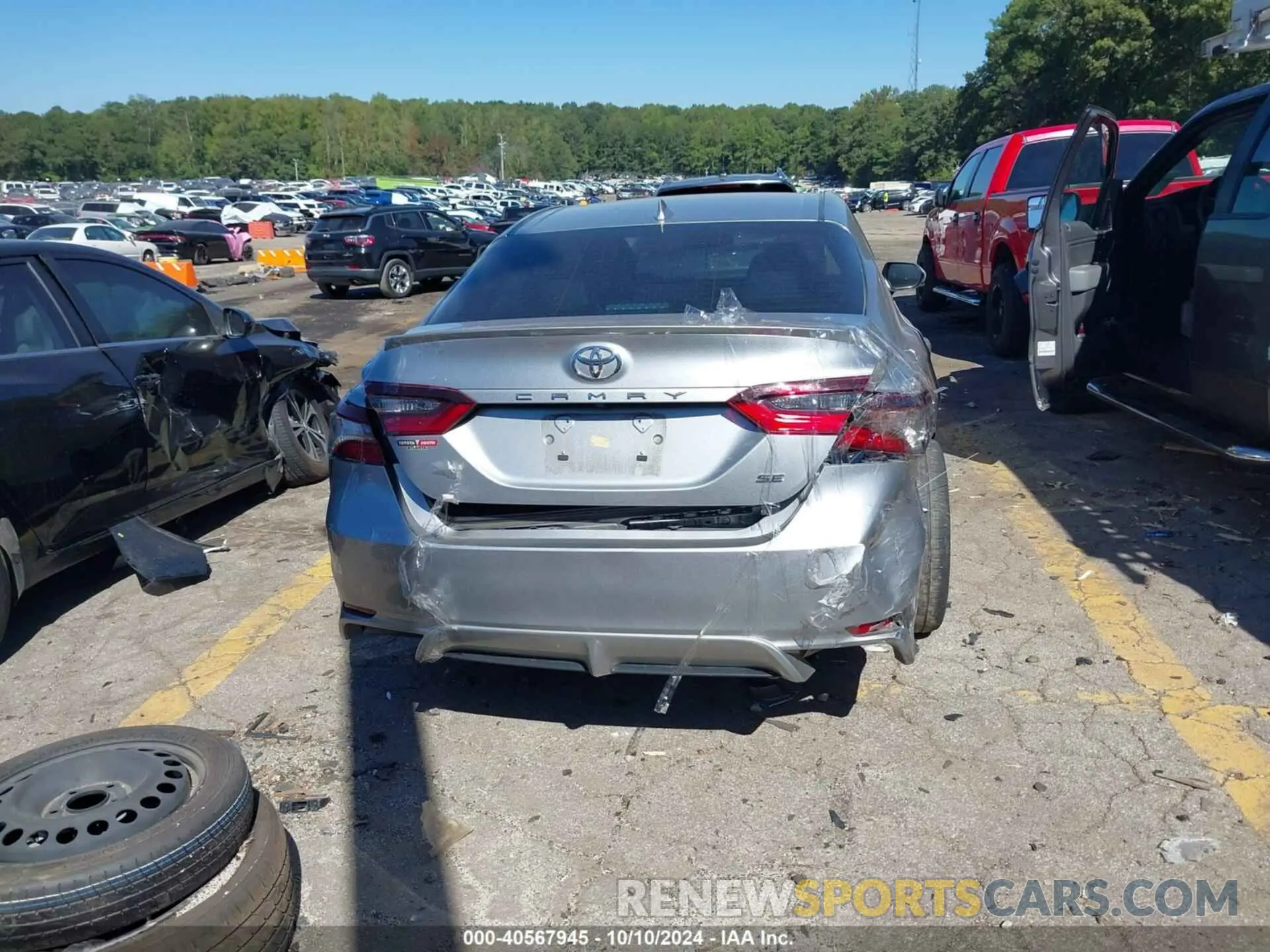 6 Photograph of a damaged car 4T1G11AK4NU647885 TOYOTA CAMRY 2022