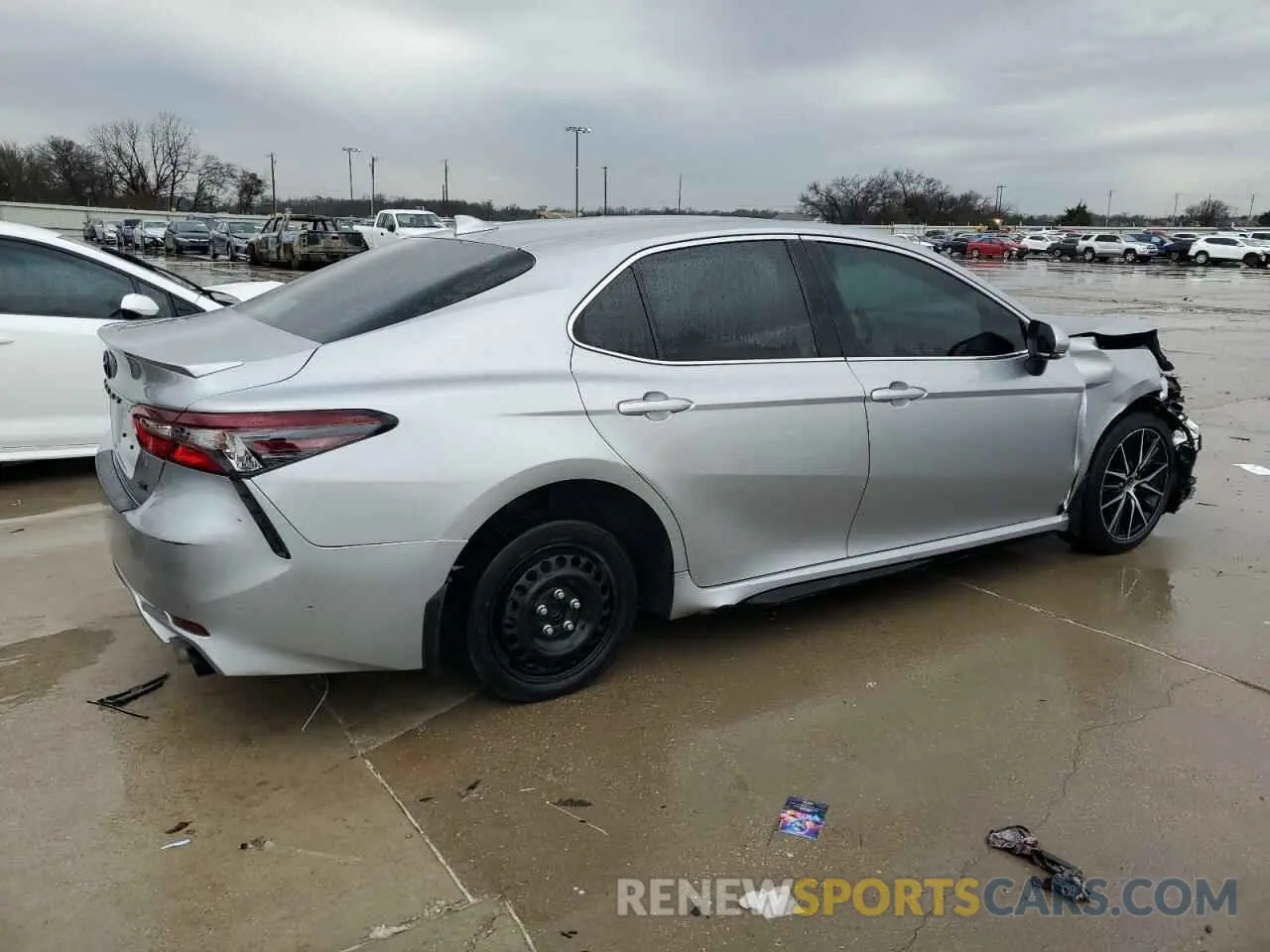 3 Photograph of a damaged car 4T1G11AK4NU668283 TOYOTA CAMRY 2022