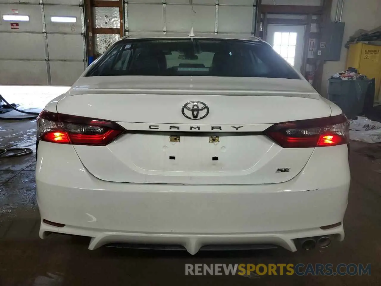 6 Photograph of a damaged car 4T1G11AK4NU685410 TOYOTA CAMRY 2022