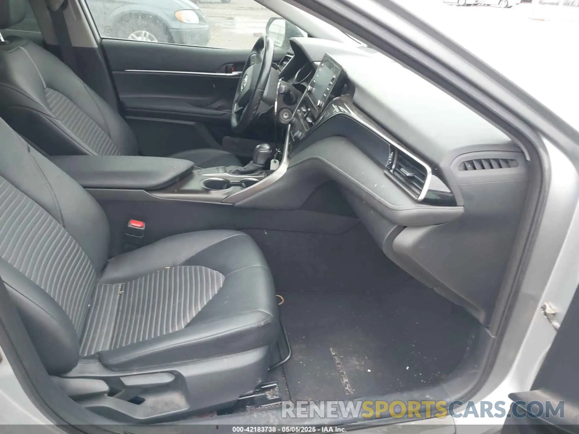 5 Фотография поврежденного автомобиля 4T1G11AK4NU690560 TOYOTA CAMRY 2022