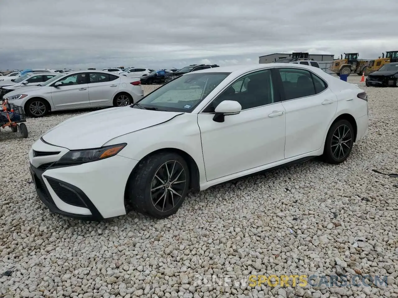 1 Photograph of a damaged car 4T1G11AK5NU624163 TOYOTA CAMRY 2022