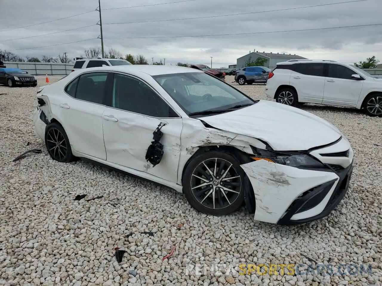 4 Photograph of a damaged car 4T1G11AK5NU624163 TOYOTA CAMRY 2022