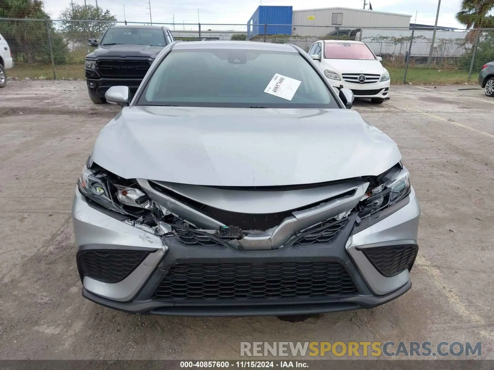 6 Photograph of a damaged car 4T1G11AK5NU635308 TOYOTA CAMRY 2022