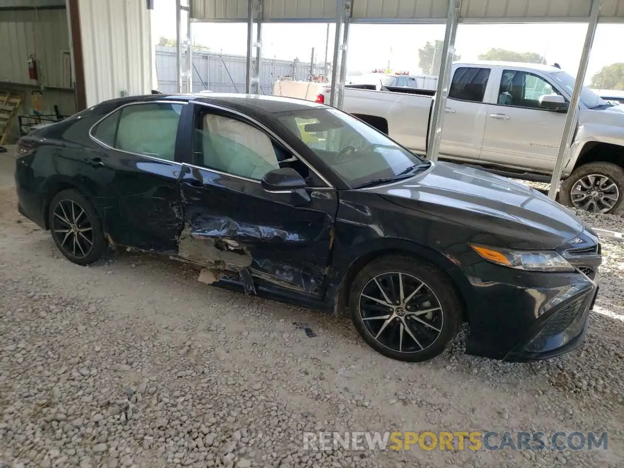 4 Photograph of a damaged car 4T1G11AK5NU660385 TOYOTA CAMRY 2022