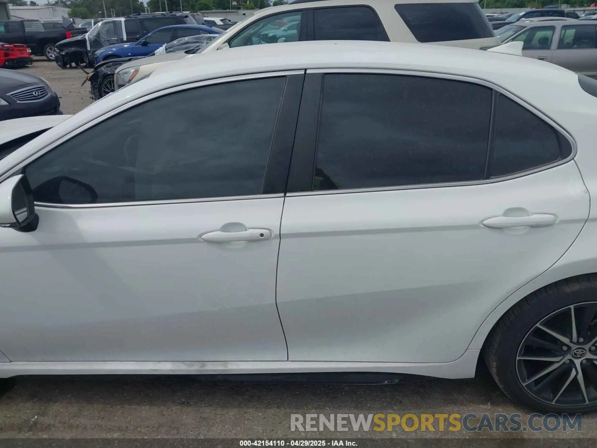 14 Фотография поврежденного автомобиля 4T1G11AK5NU660953 TOYOTA CAMRY 2022