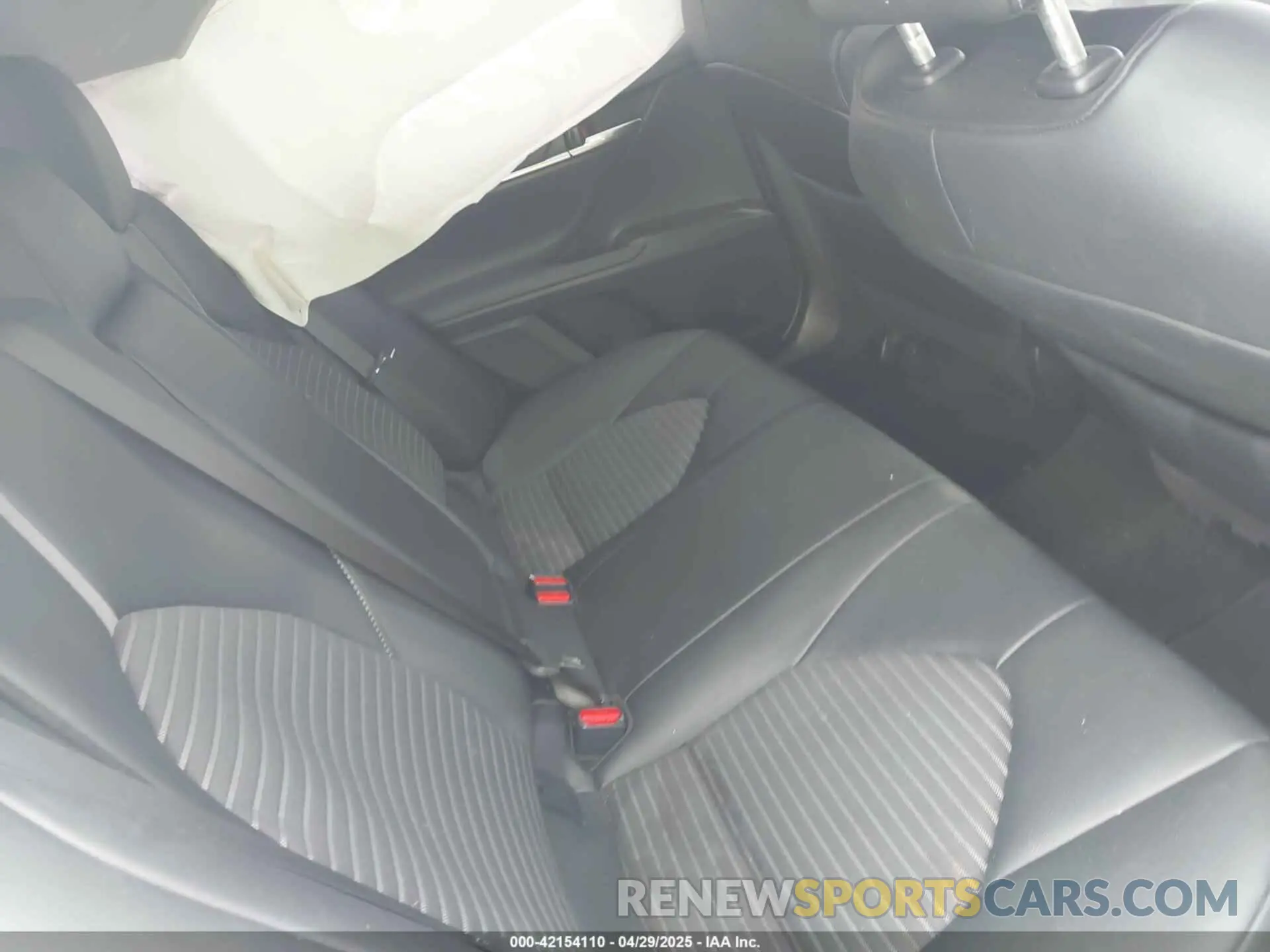8 Фотография поврежденного автомобиля 4T1G11AK5NU660953 TOYOTA CAMRY 2022