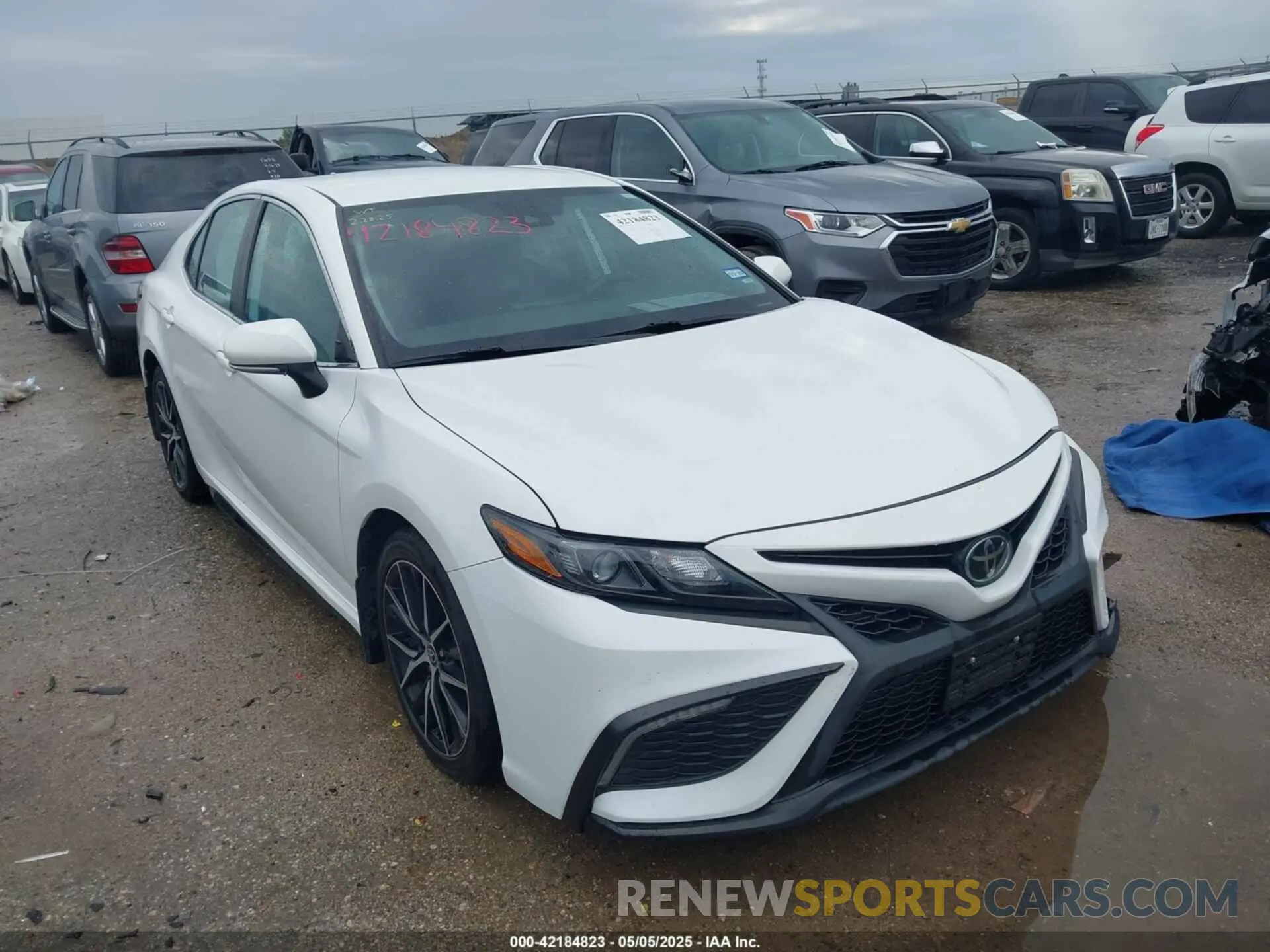 1 Фотография поврежденного автомобиля 4T1G11AK5NU674903 TOYOTA CAMRY 2022
