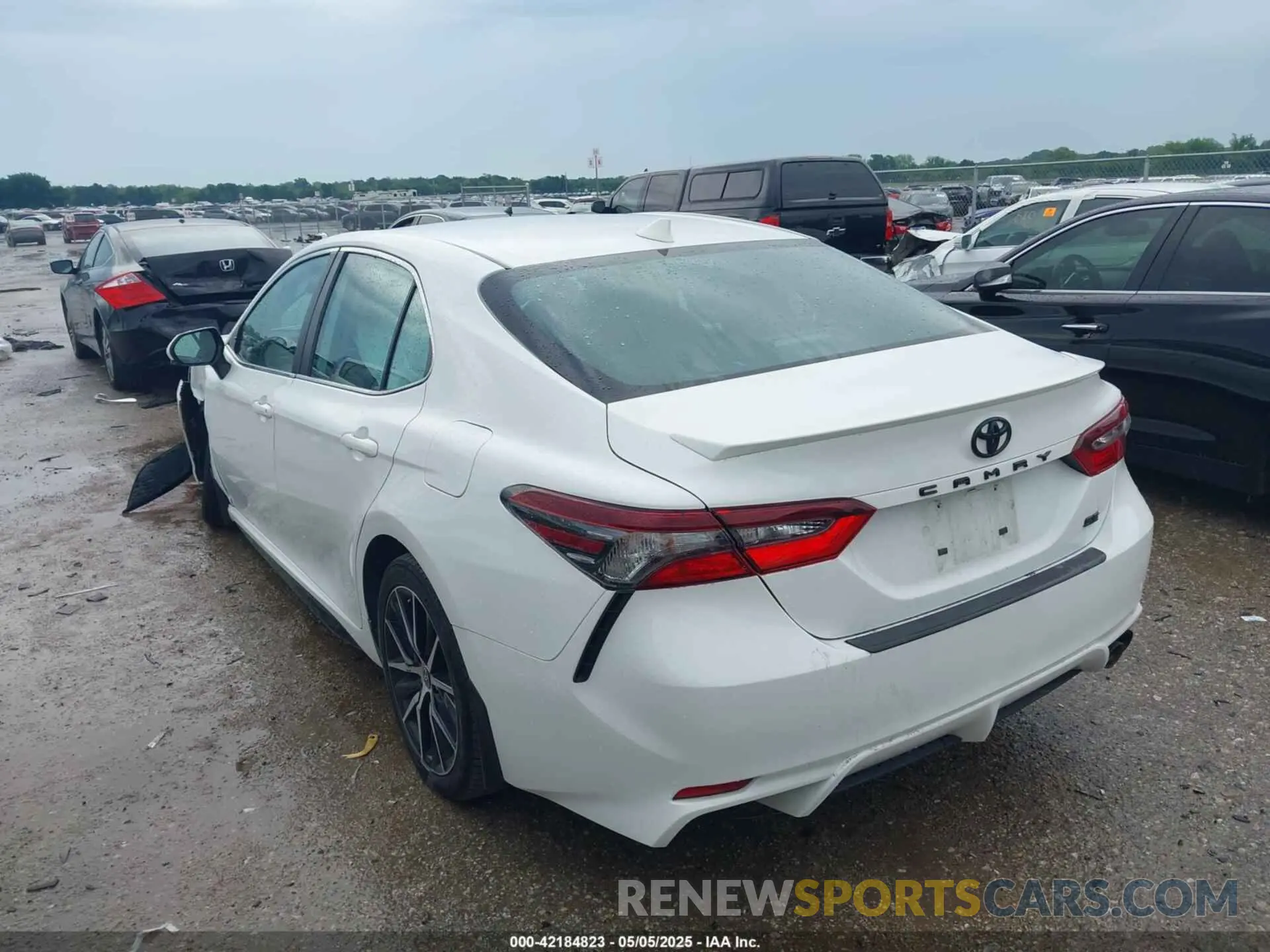 3 Фотография поврежденного автомобиля 4T1G11AK5NU674903 TOYOTA CAMRY 2022