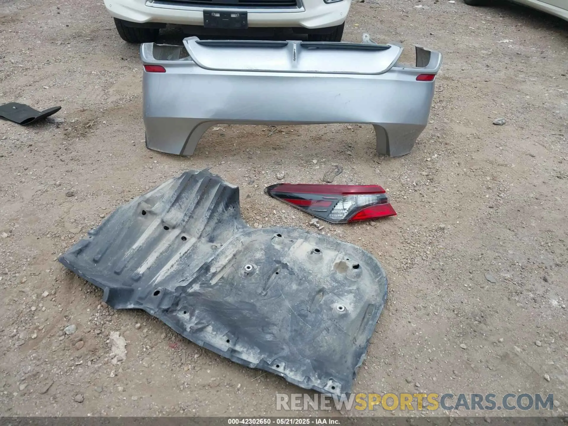 12 Photograph of a damaged car 4T1G11AK5NU710900 TOYOTA CAMRY 2022
