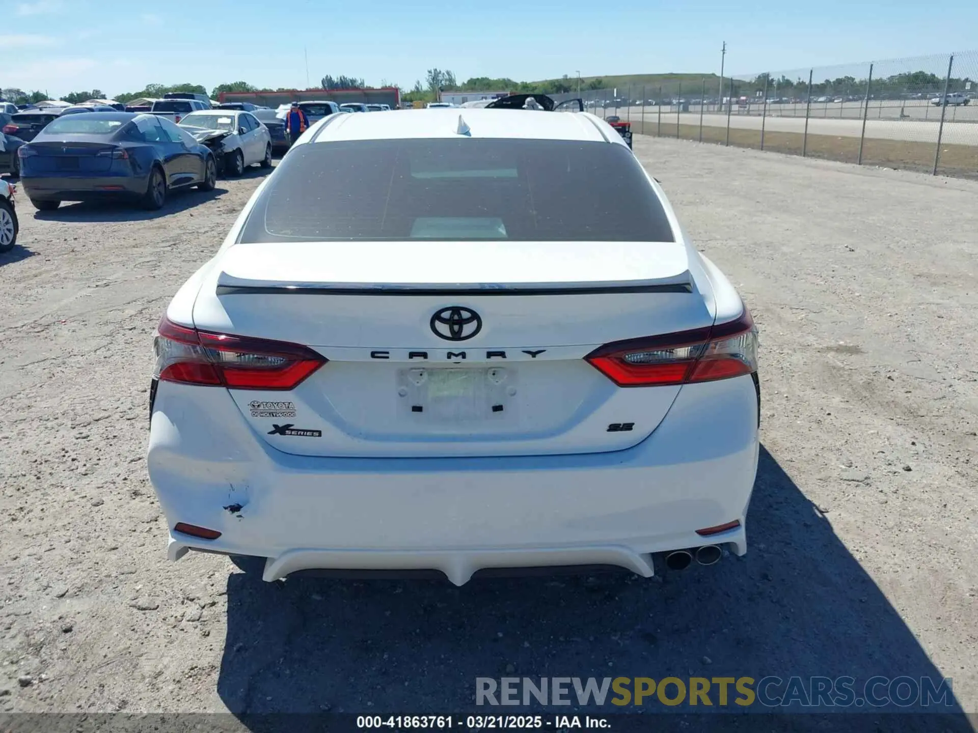 15 Photograph of a damaged car 4T1G11AK5NU711402 TOYOTA CAMRY 2022
