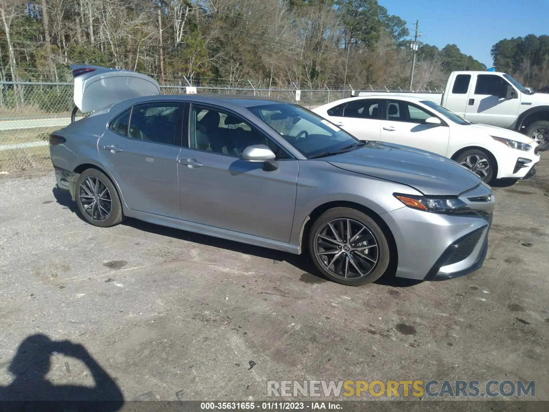 1 Photograph of a damaged car 4T1G11AK5NU711965 TOYOTA CAMRY 2022