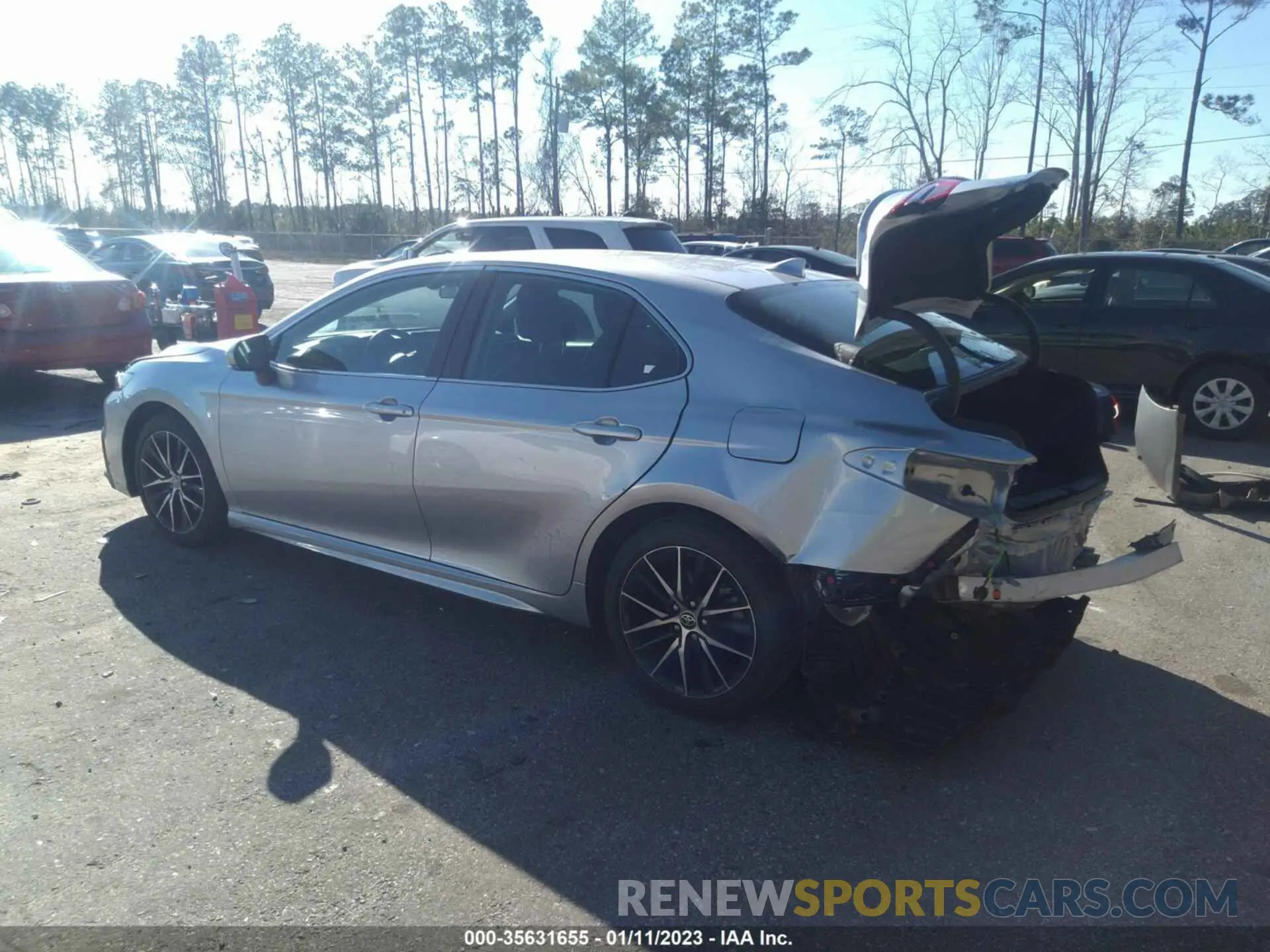 3 Photograph of a damaged car 4T1G11AK5NU711965 TOYOTA CAMRY 2022