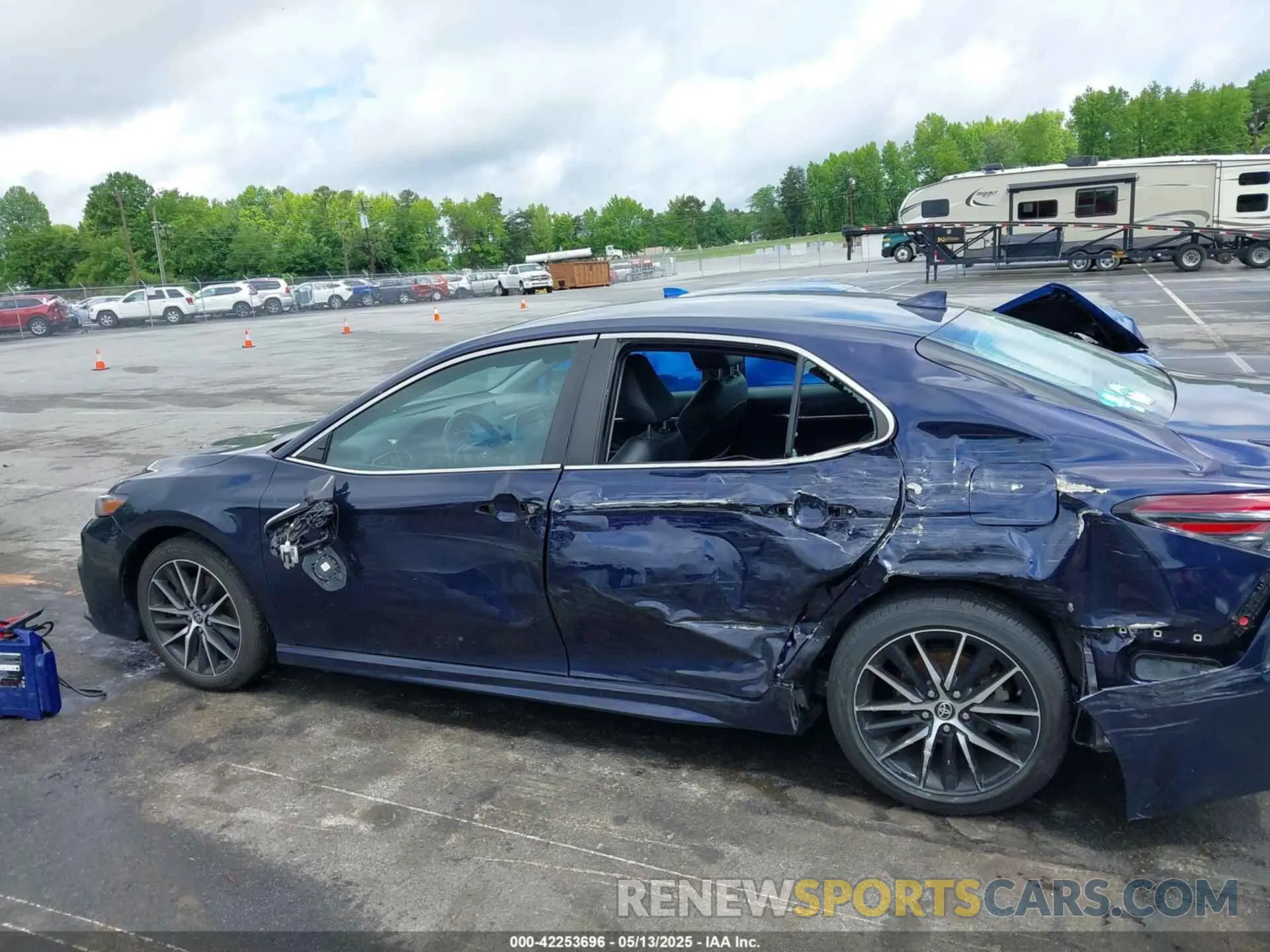 14 Photograph of a damaged car 4T1G11AK5NU716275 TOYOTA CAMRY 2022