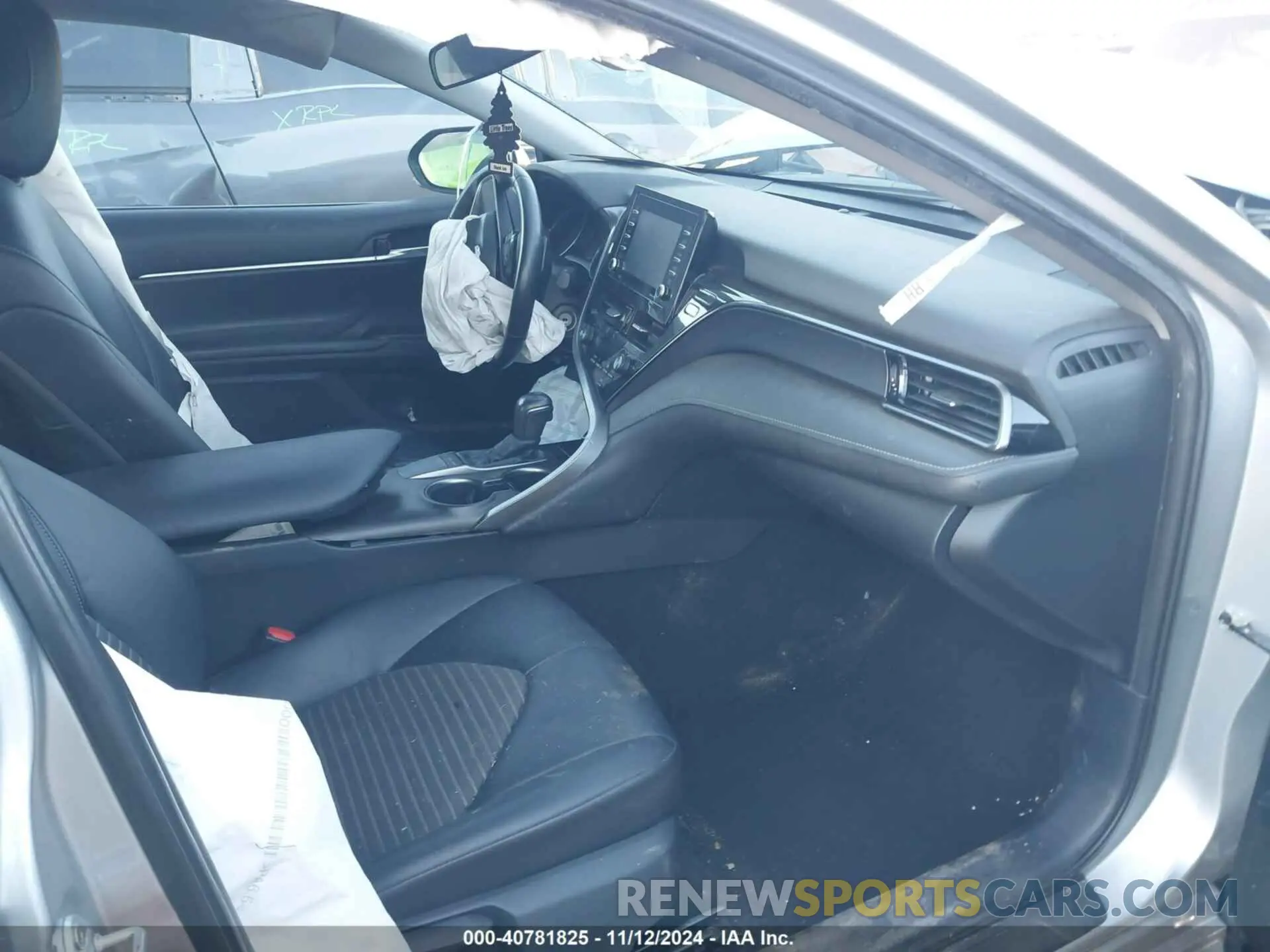 5 Photograph of a damaged car 4T1G11AK6NU028625 TOYOTA CAMRY 2022