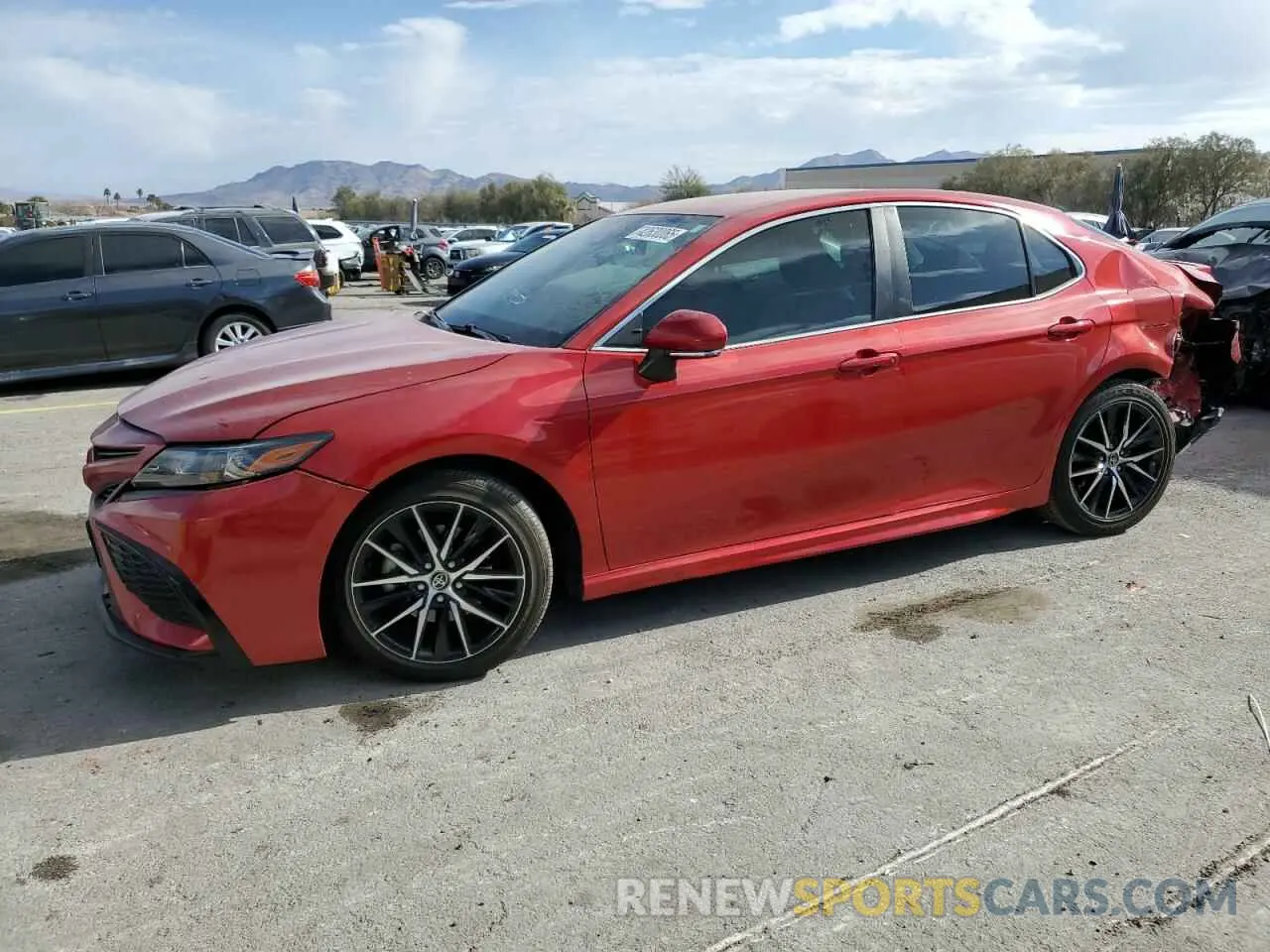 1 Фотография поврежденного автомобиля 4T1G11AK6NU056313 TOYOTA CAMRY 2022