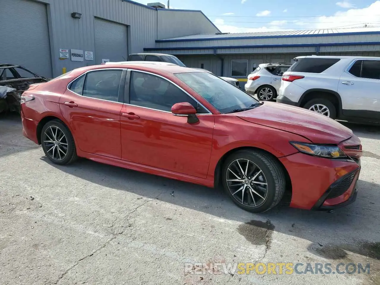 4 Фотография поврежденного автомобиля 4T1G11AK6NU056313 TOYOTA CAMRY 2022