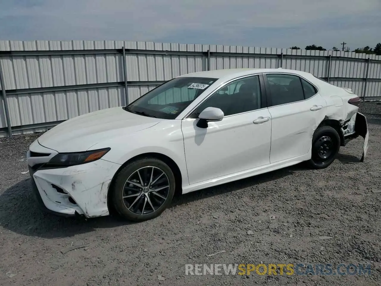 1 Фотография поврежденного автомобиля 4T1G11AK6NU073211 TOYOTA CAMRY 2022