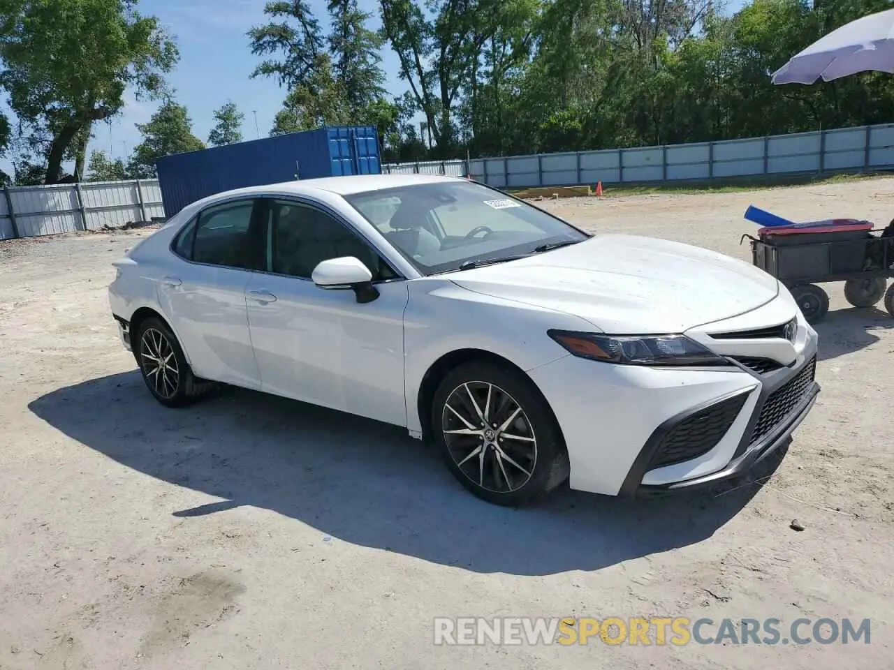 4 Фотография поврежденного автомобиля 4T1G11AK6NU073287 TOYOTA CAMRY 2022