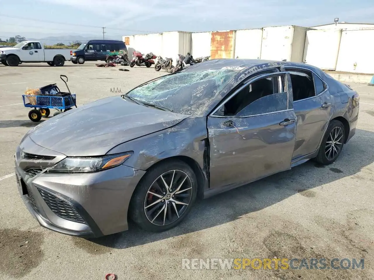 1 Photograph of a damaged car 4T1G11AK6NU076187 TOYOTA CAMRY 2022