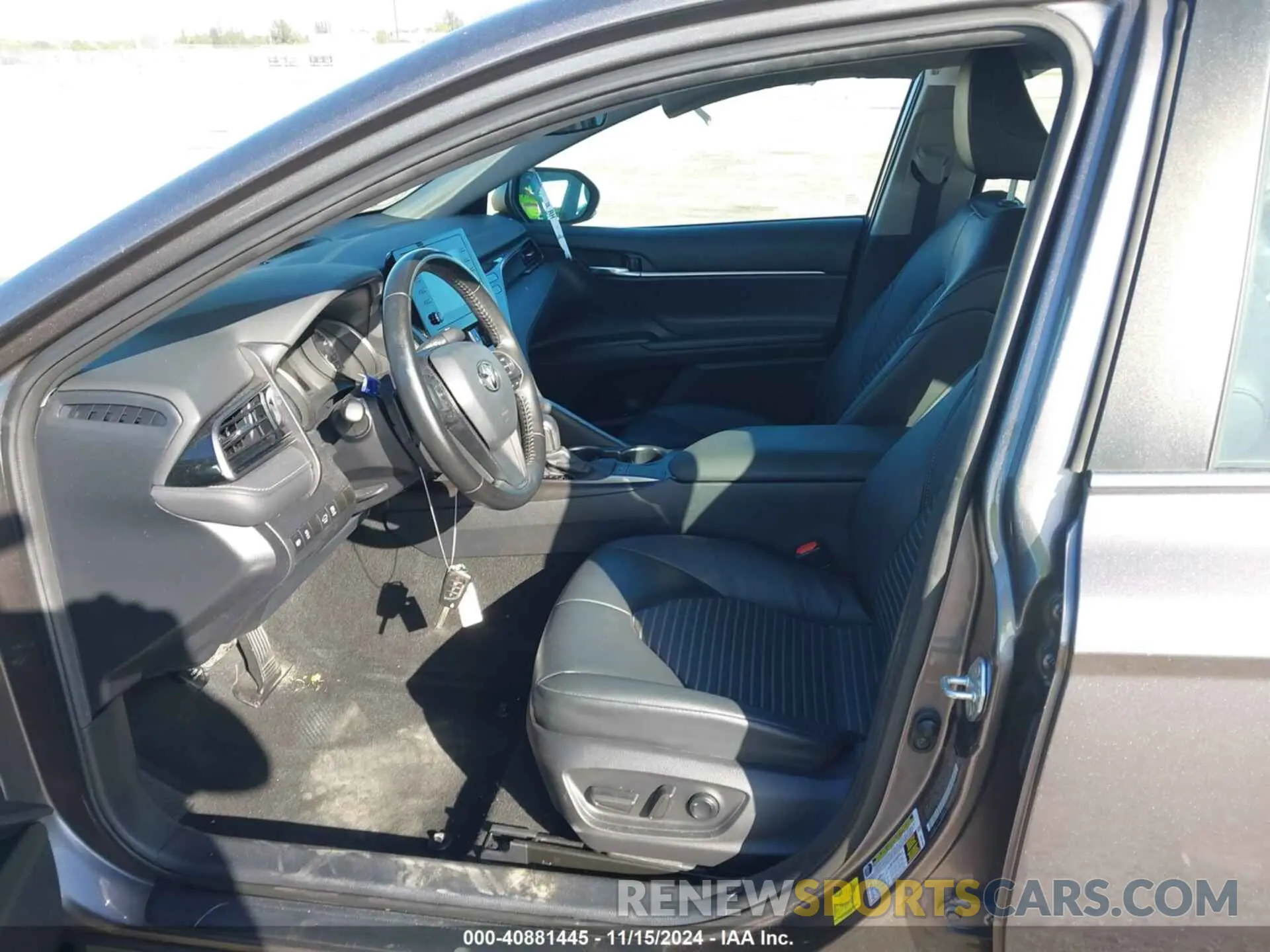 5 Photograph of a damaged car 4T1G11AK6NU499366 TOYOTA CAMRY 2022