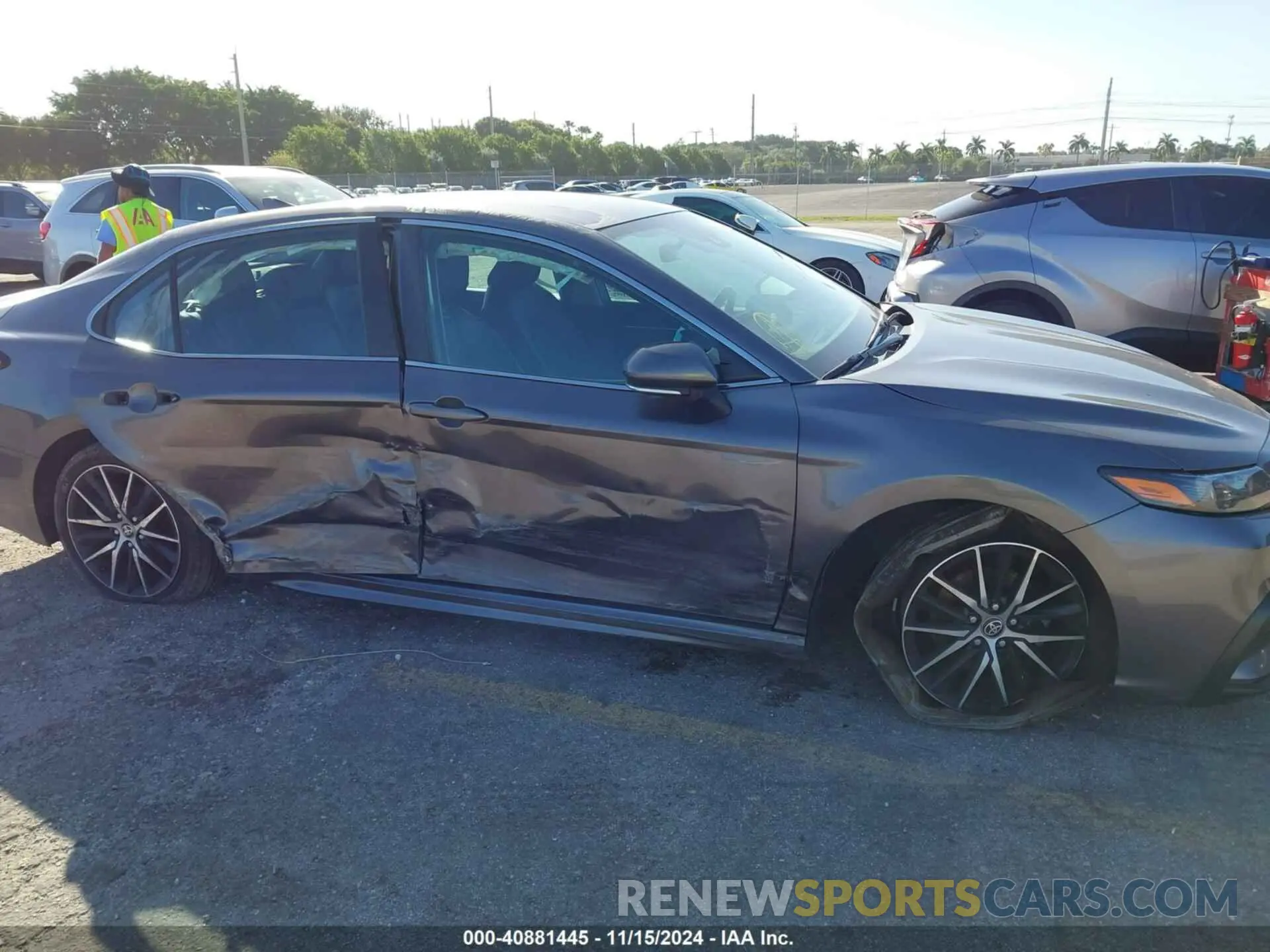 6 Photograph of a damaged car 4T1G11AK6NU499366 TOYOTA CAMRY 2022