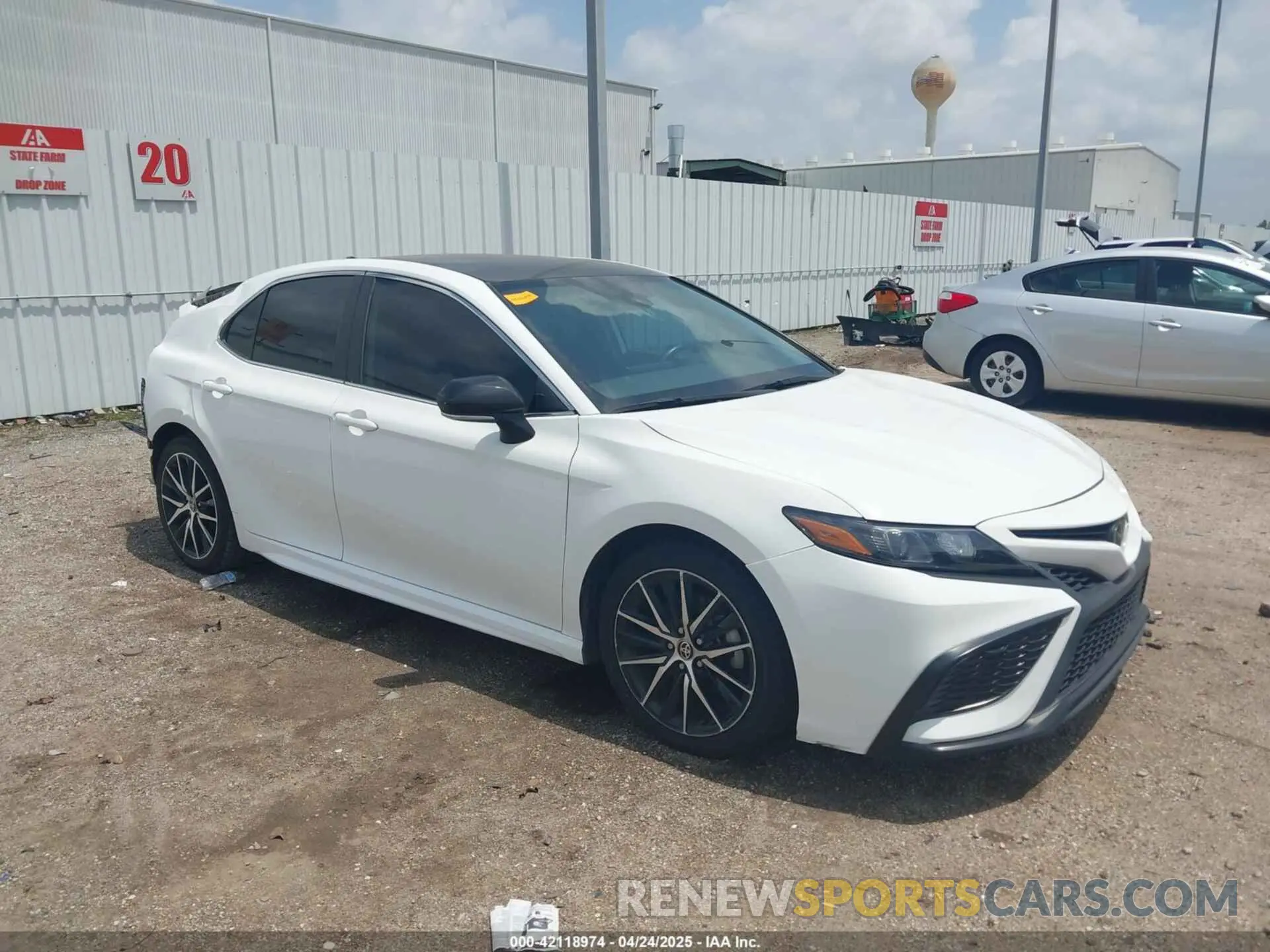 1 Фотография поврежденного автомобиля 4T1G11AK6NU630621 TOYOTA CAMRY 2022