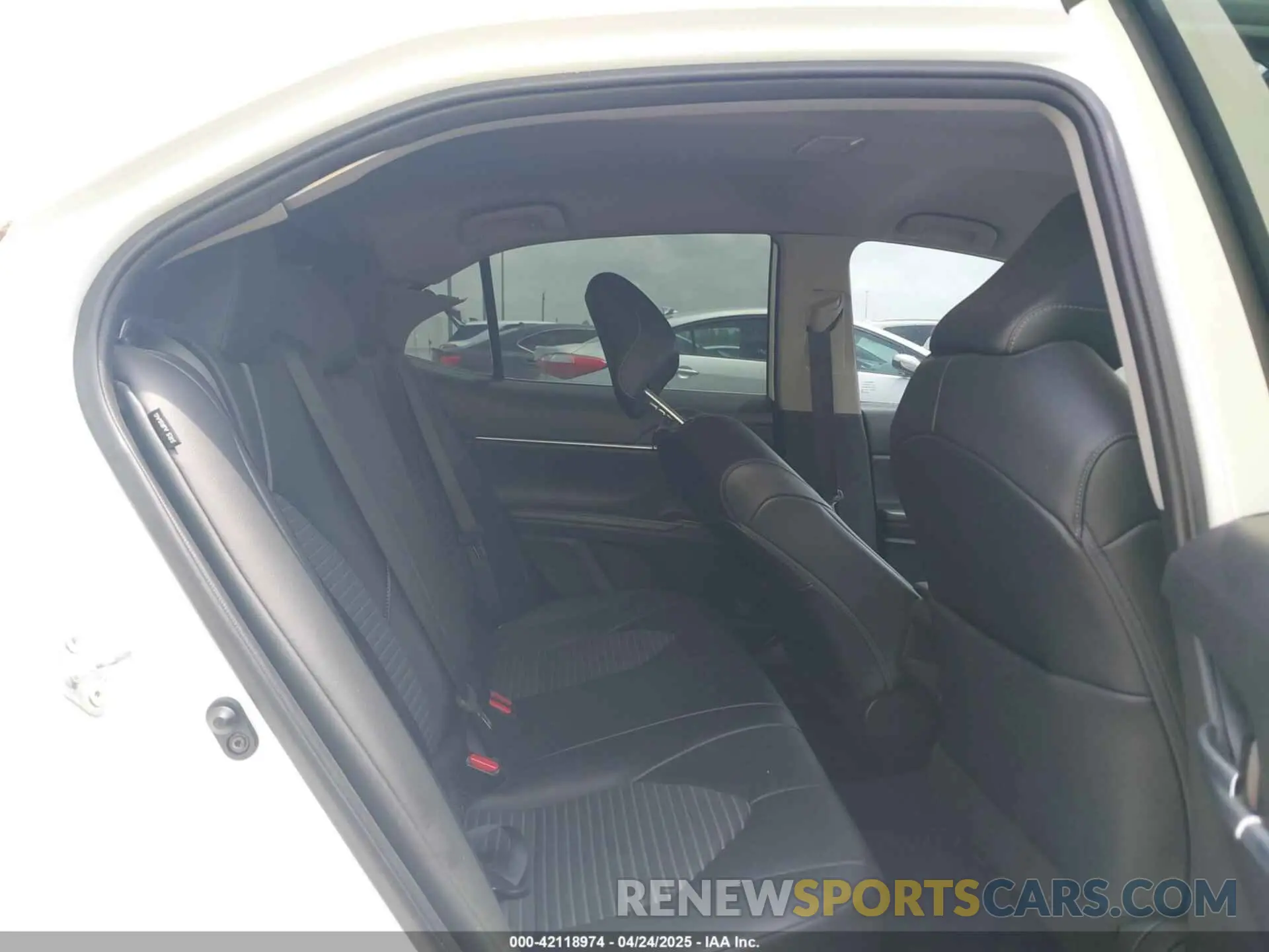 8 Фотография поврежденного автомобиля 4T1G11AK6NU630621 TOYOTA CAMRY 2022