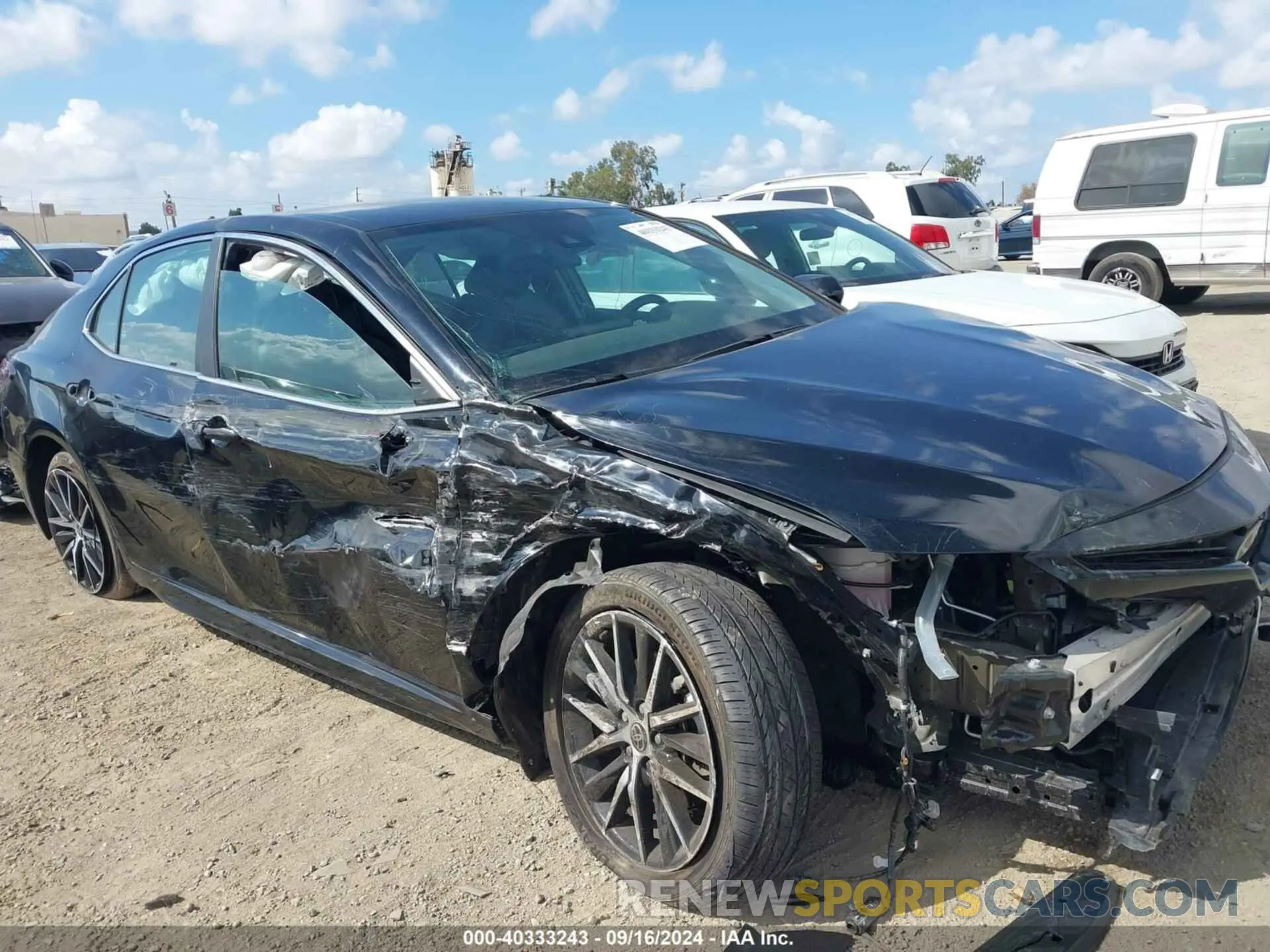6 Photograph of a damaged car 4T1G11AK6NU633647 TOYOTA CAMRY 2022