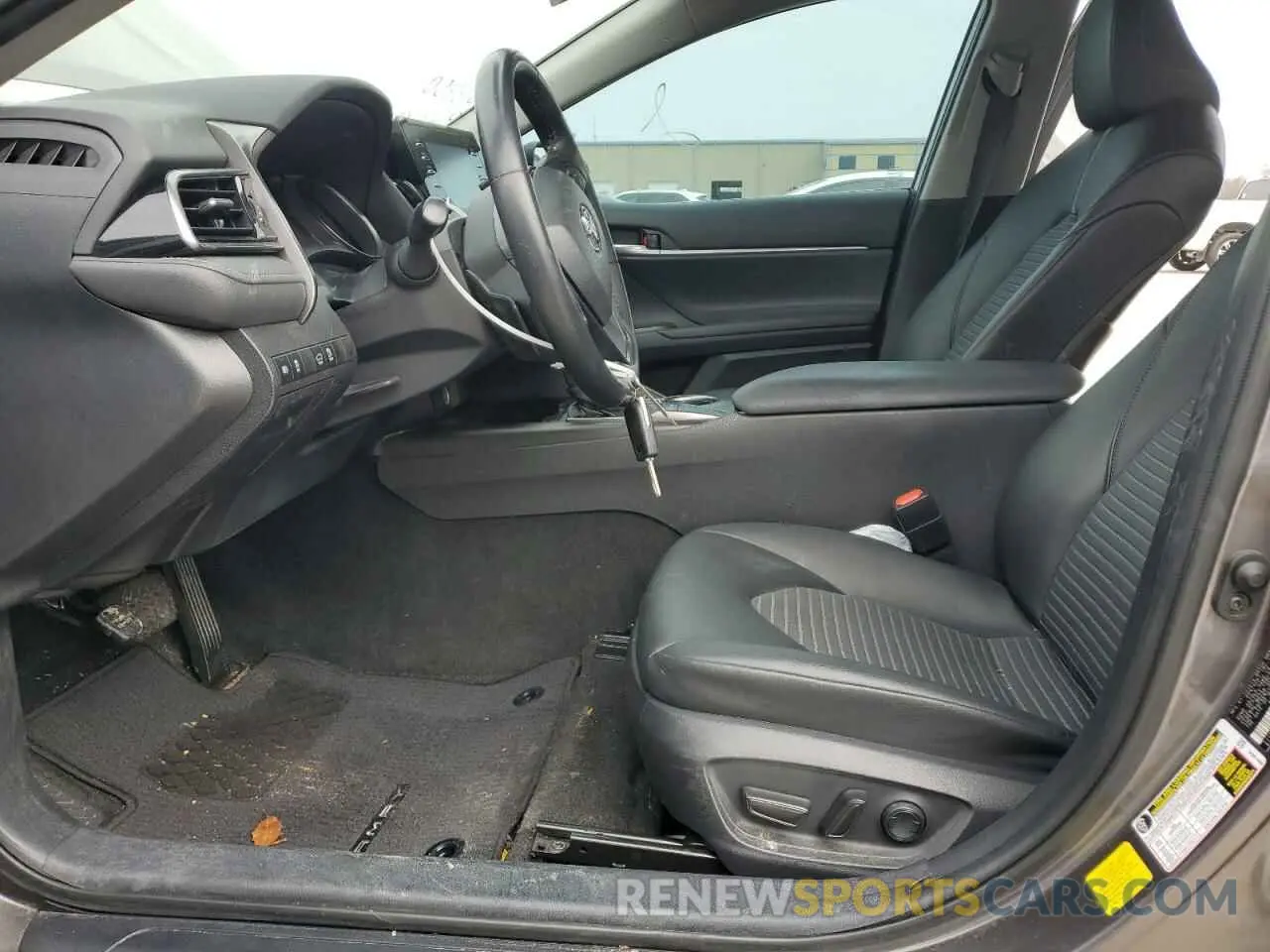 7 Photograph of a damaged car 4T1G11AK6NU652084 TOYOTA CAMRY 2022