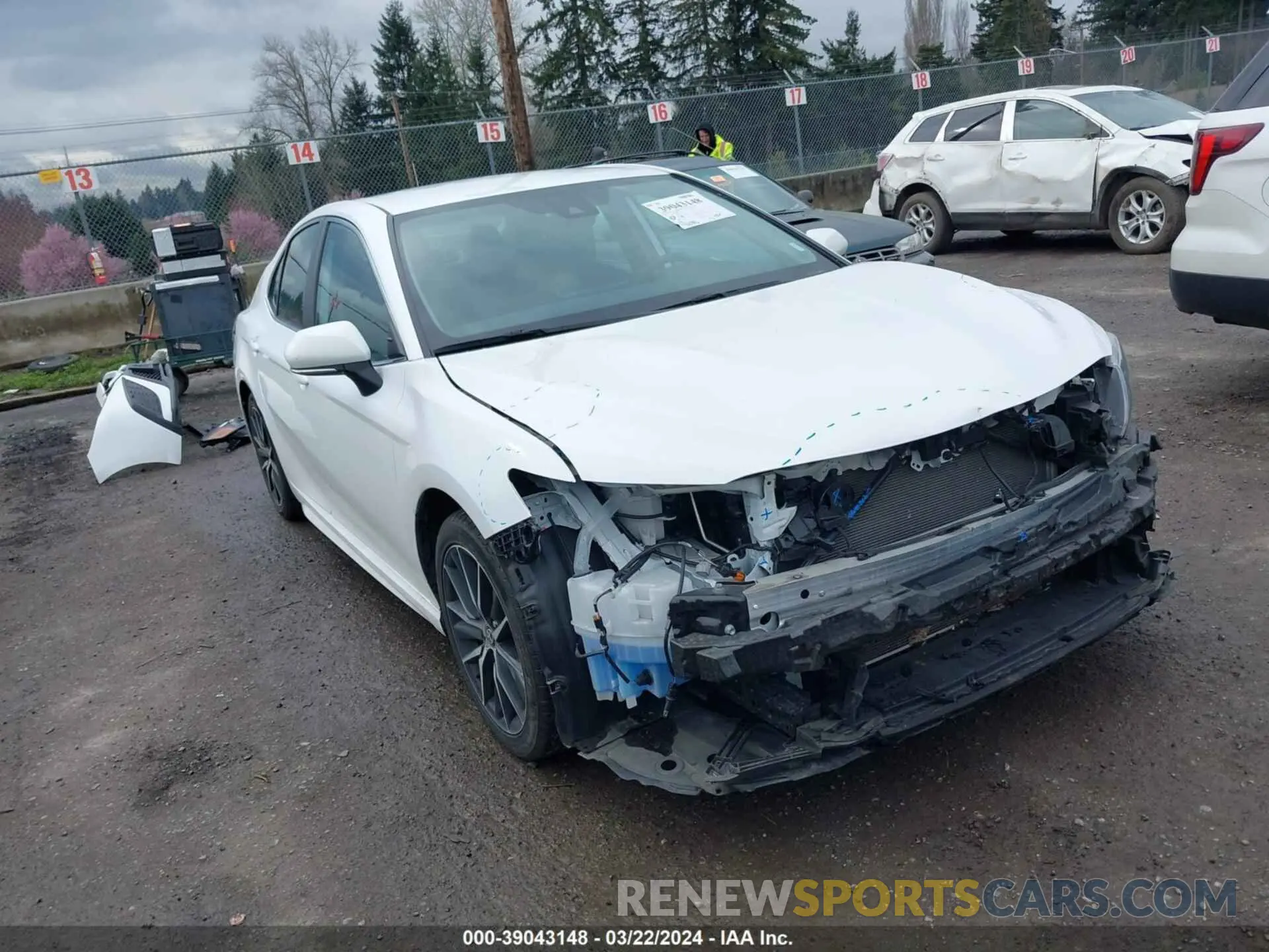 1 Photograph of a damaged car 4T1G11AK6NU675557 TOYOTA CAMRY 2022