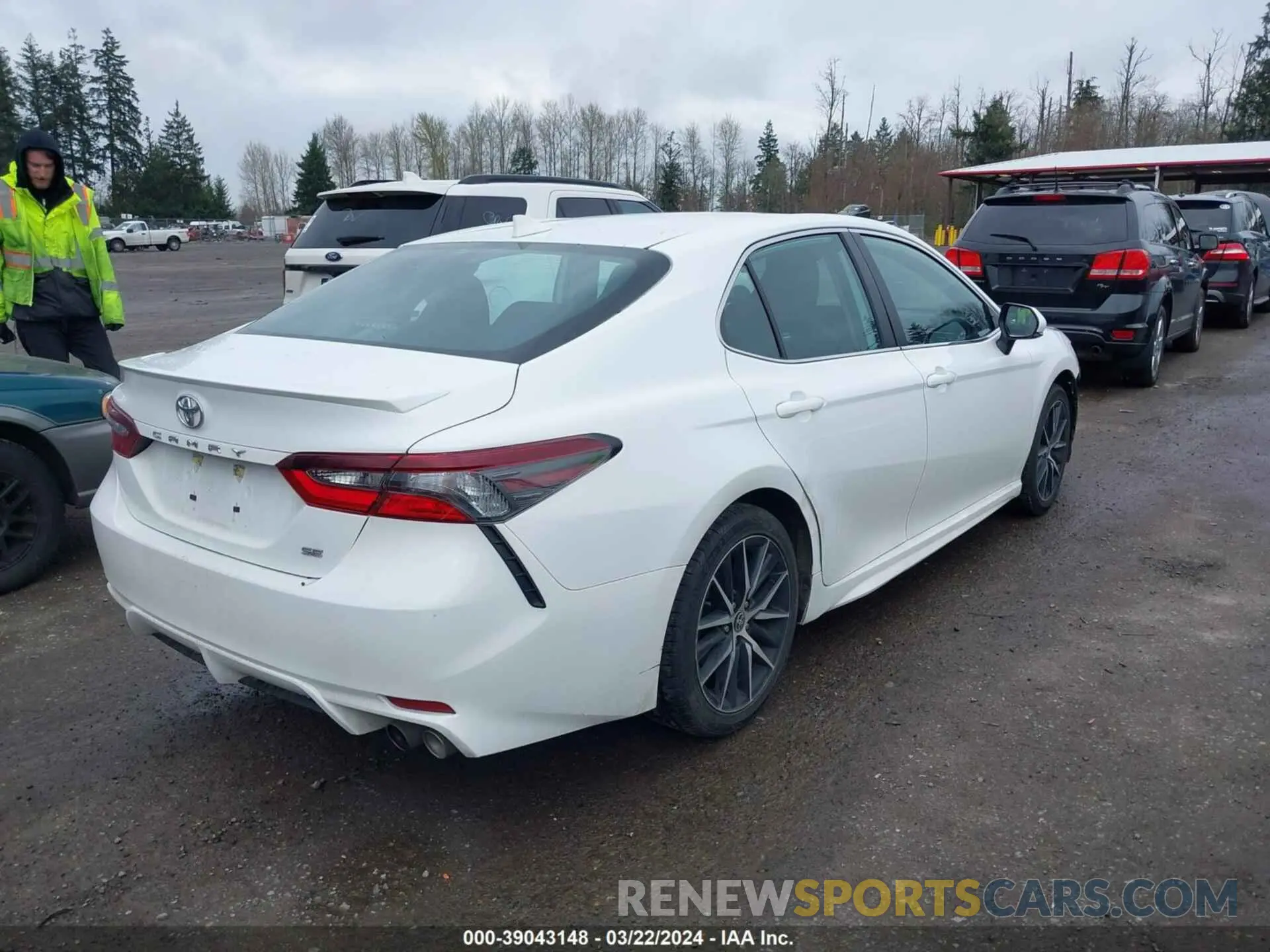 4 Photograph of a damaged car 4T1G11AK6NU675557 TOYOTA CAMRY 2022