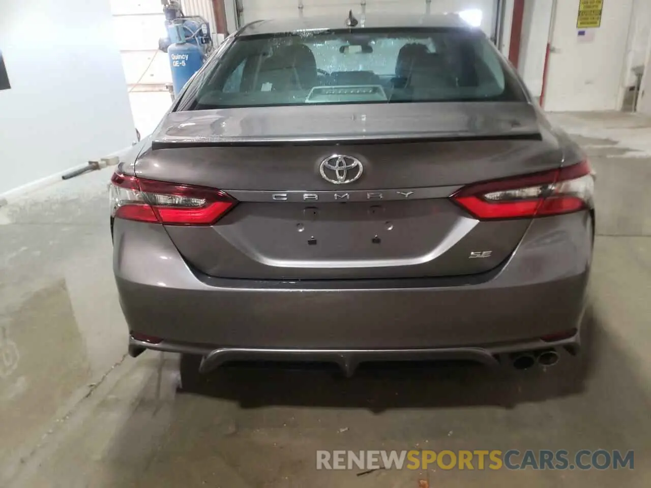 6 Photograph of a damaged car 4T1G11AK6NU689961 TOYOTA CAMRY 2022