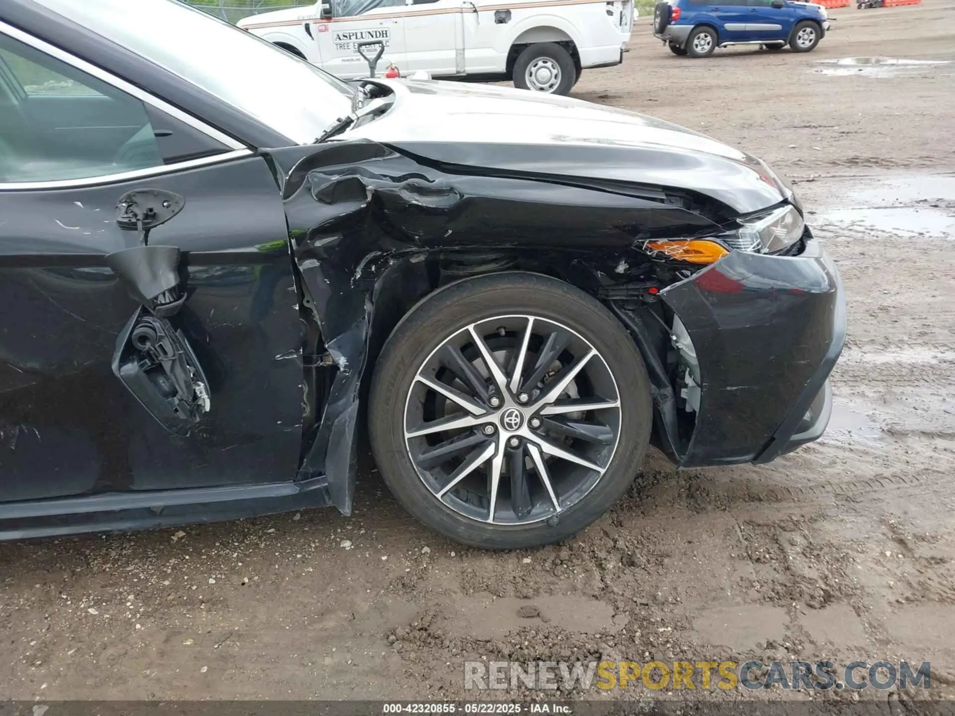 6 Photograph of a damaged car 4T1G11AK7NU065411 TOYOTA CAMRY 2022