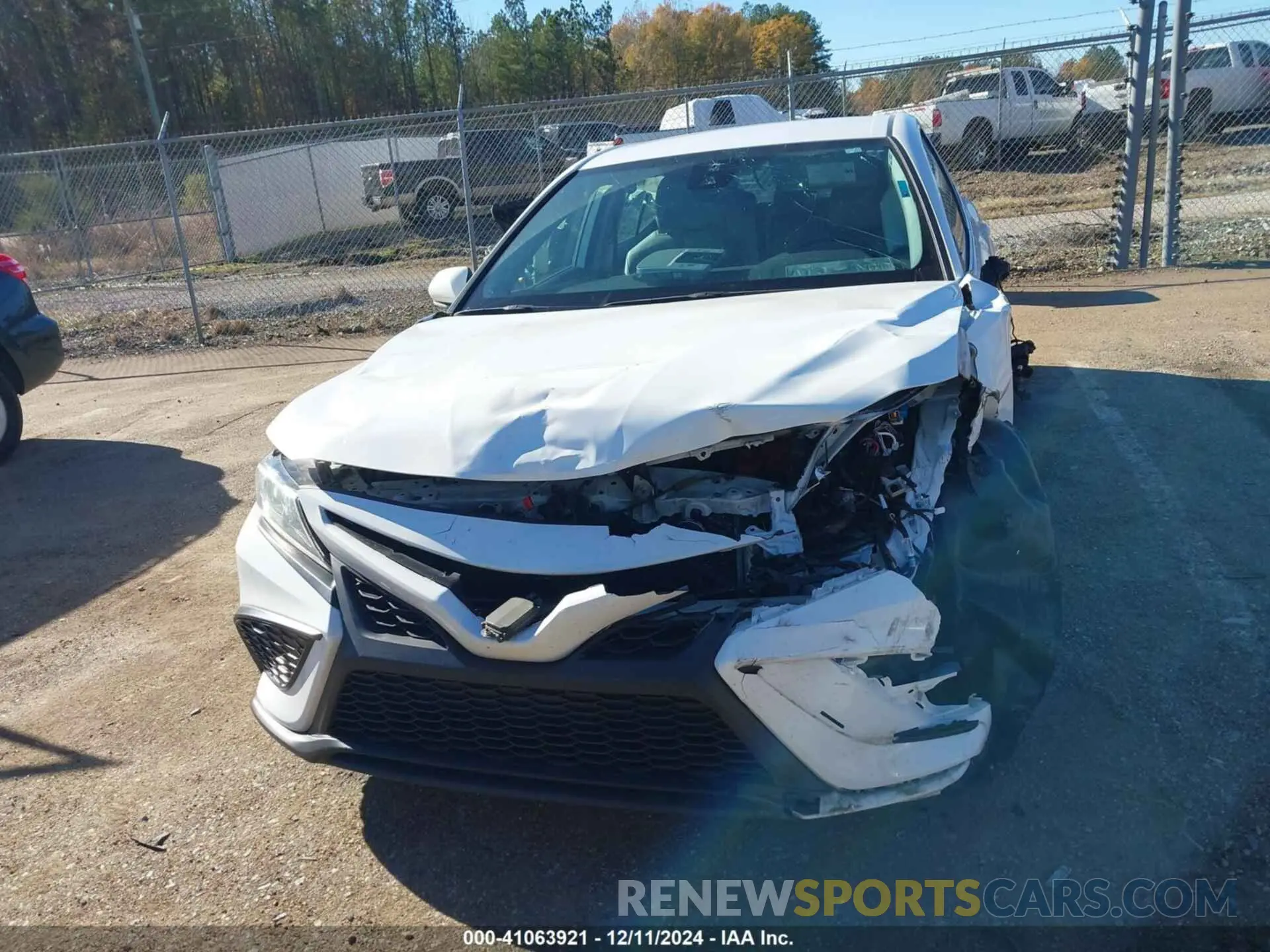 12 Фотография поврежденного автомобиля 4T1G11AK7NU066543 TOYOTA CAMRY 2022