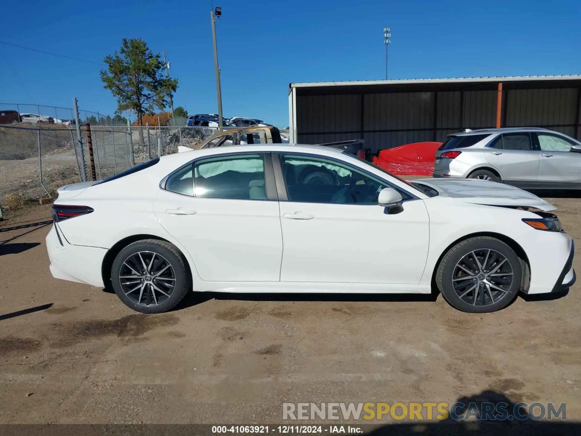 13 Фотография поврежденного автомобиля 4T1G11AK7NU066543 TOYOTA CAMRY 2022