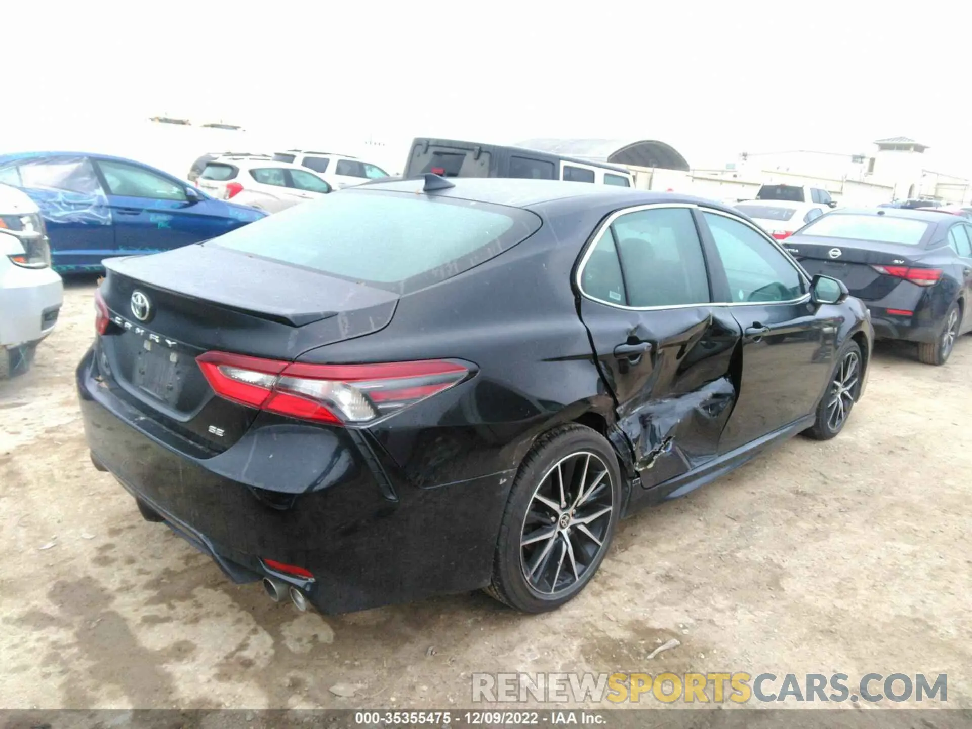 4 Photograph of a damaged car 4T1G11AK7NU627999 TOYOTA CAMRY 2022