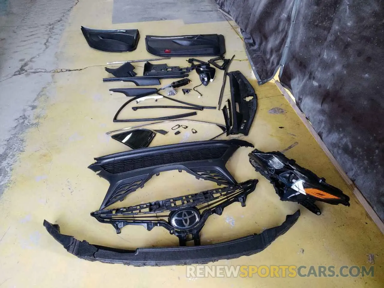 12 Photograph of a damaged car 4T1G11AK7NU640025 TOYOTA CAMRY 2022