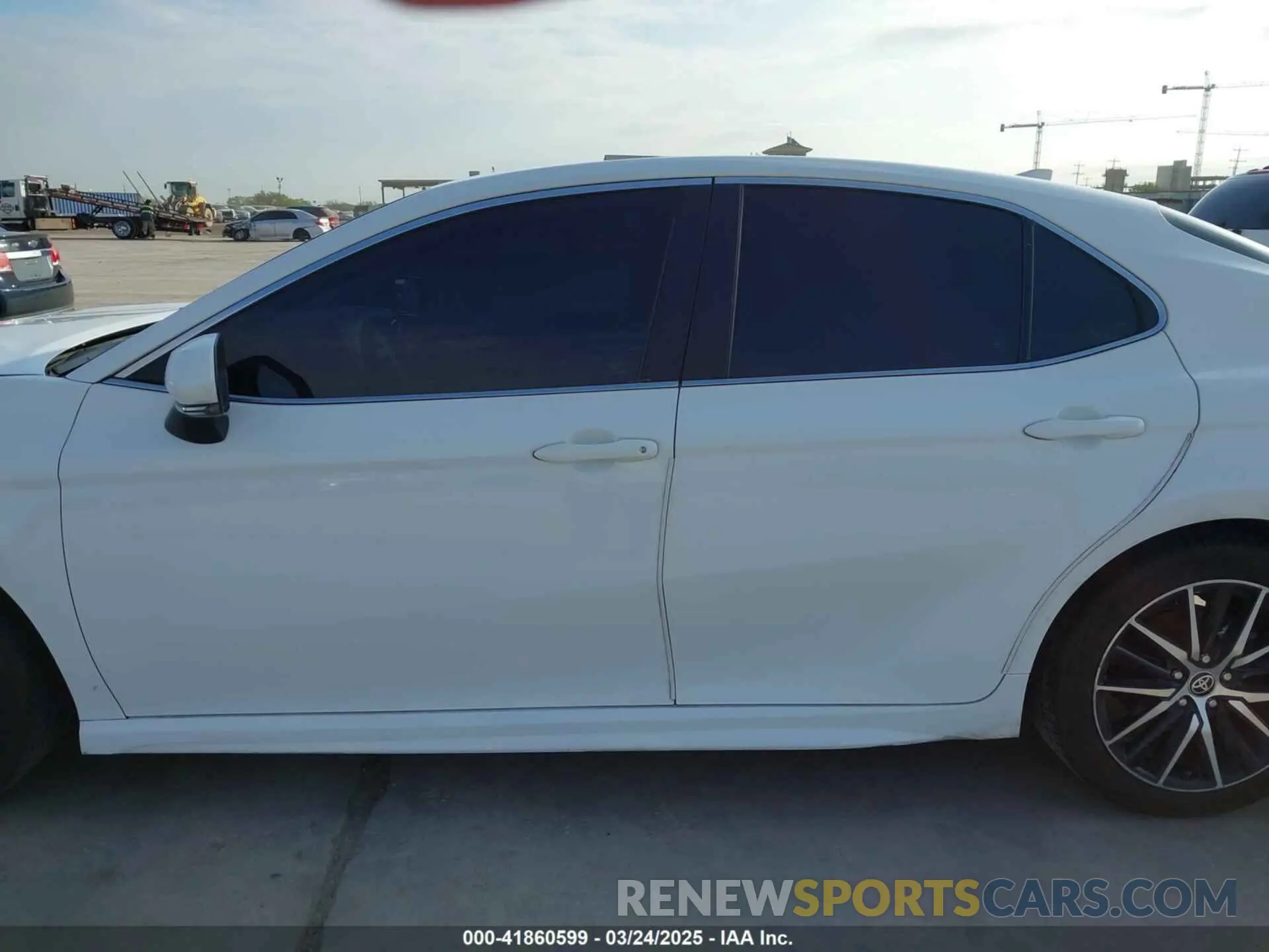 15 Photograph of a damaged car 4T1G11AK7NU640669 TOYOTA CAMRY 2022