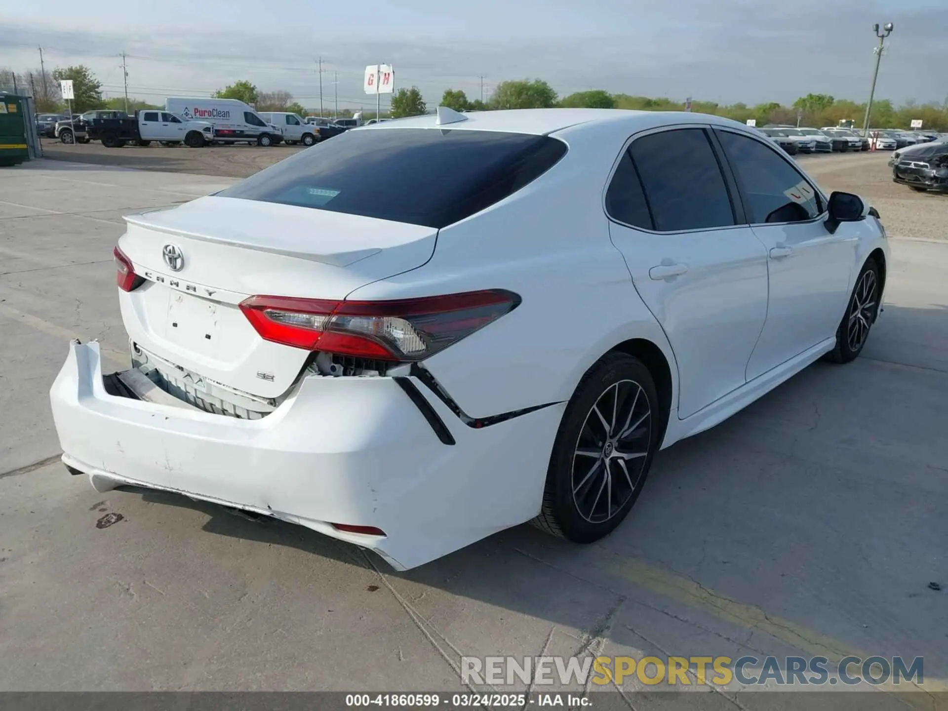 4 Photograph of a damaged car 4T1G11AK7NU640669 TOYOTA CAMRY 2022
