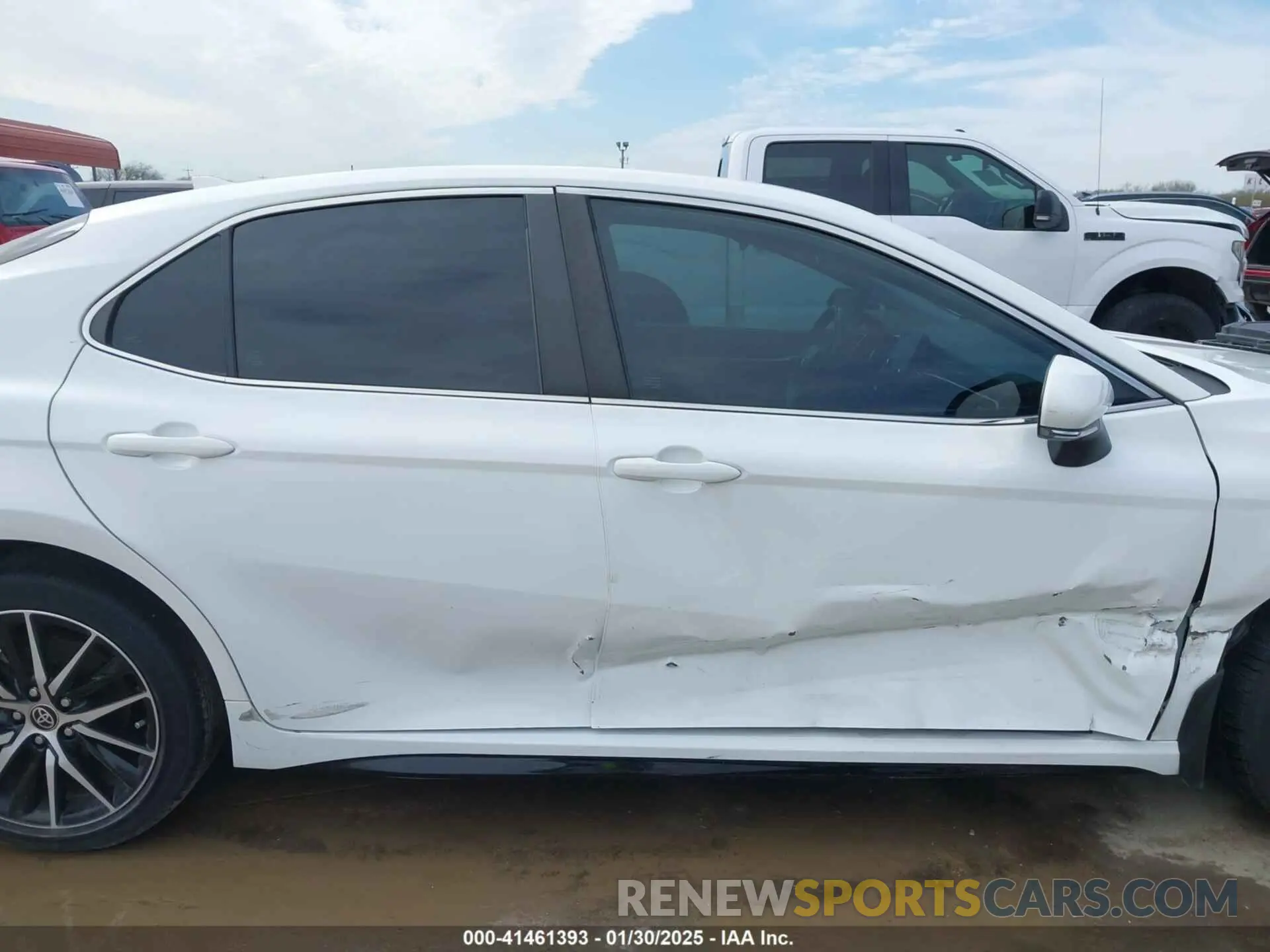 13 Photograph of a damaged car 4T1G11AK8NU037312 TOYOTA CAMRY 2022