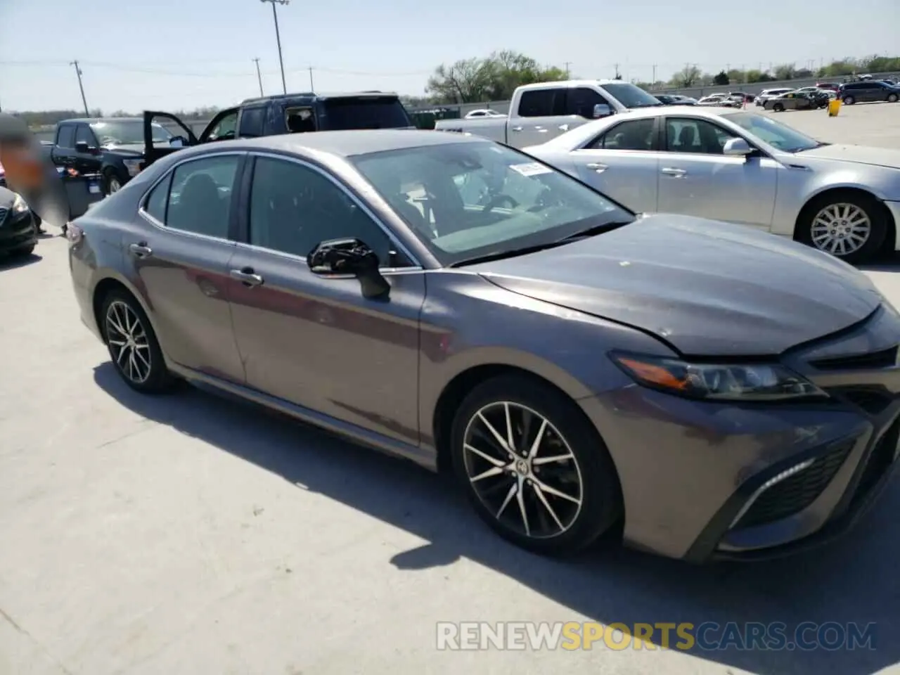 4 Photograph of a damaged car 4T1G11AK8NU047077 TOYOTA CAMRY 2022