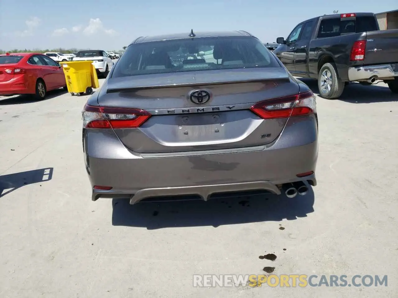 6 Photograph of a damaged car 4T1G11AK8NU047077 TOYOTA CAMRY 2022