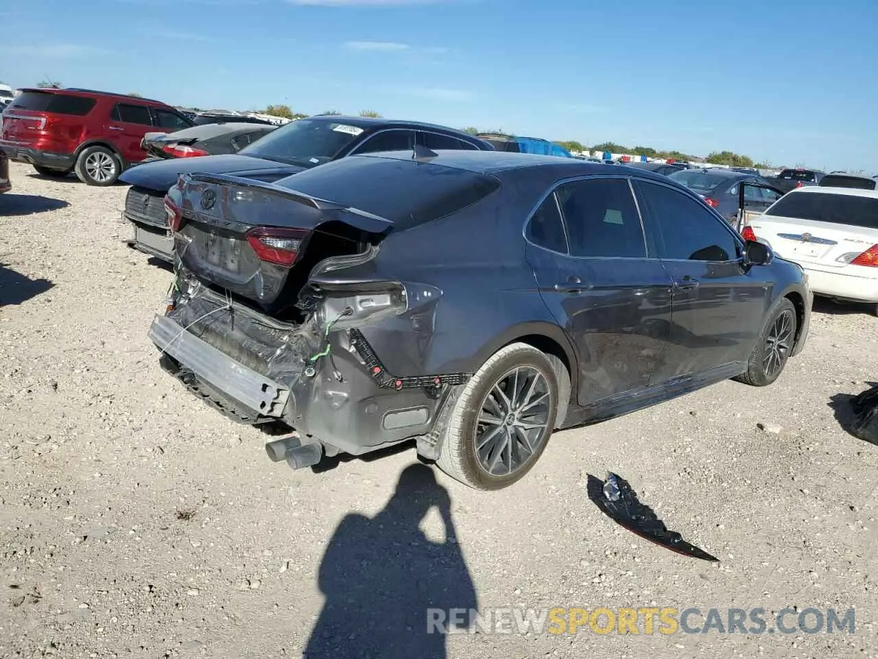 3 Photograph of a damaged car 4T1G11AK8NU060427 TOYOTA CAMRY 2022