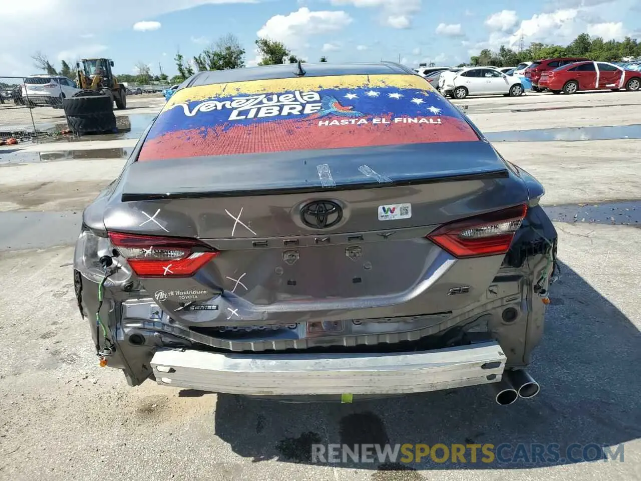6 Photograph of a damaged car 4T1G11AK8NU639711 TOYOTA CAMRY 2022