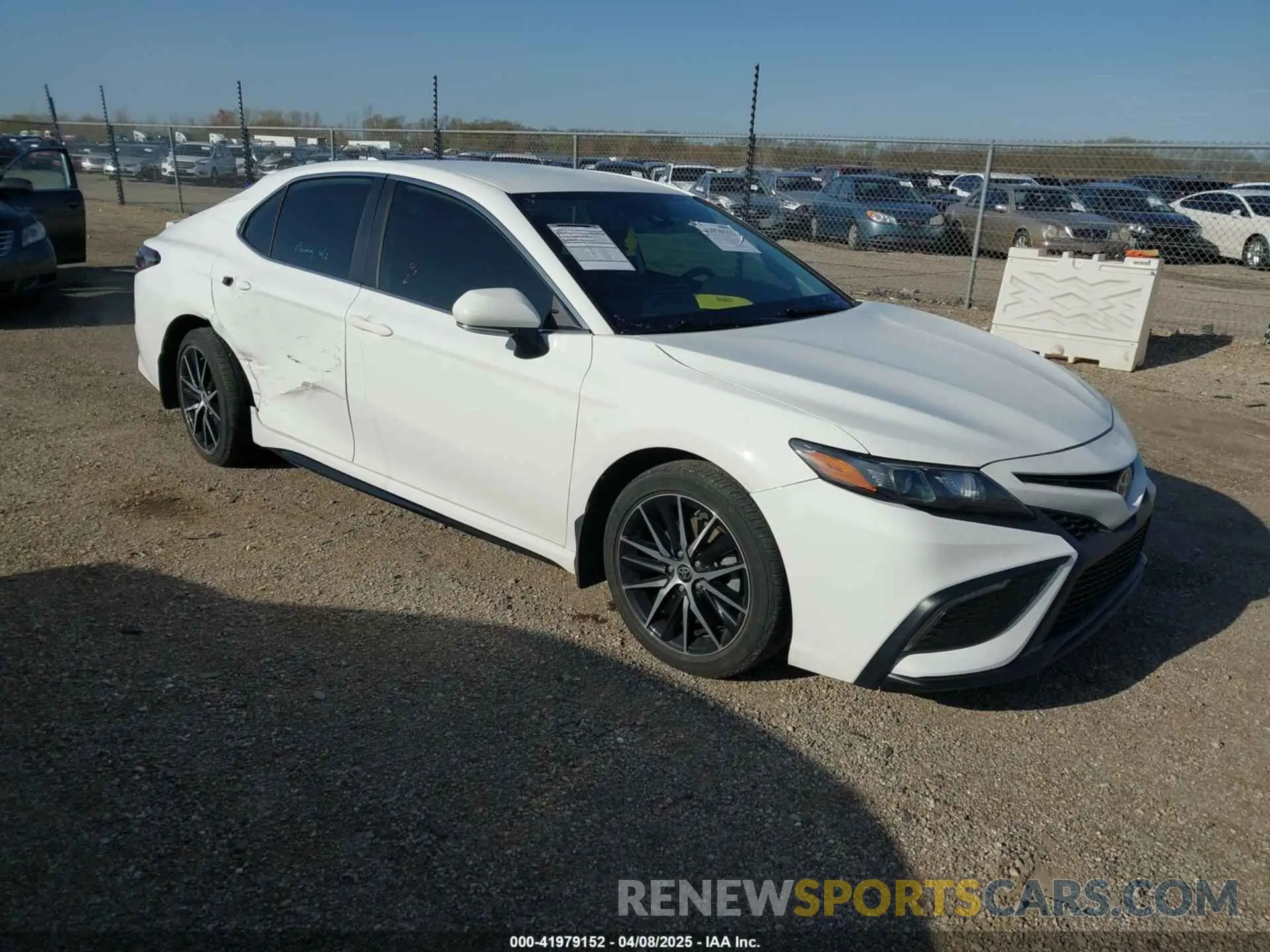 1 Фотография поврежденного автомобиля 4T1G11AK8NU644181 TOYOTA CAMRY 2022