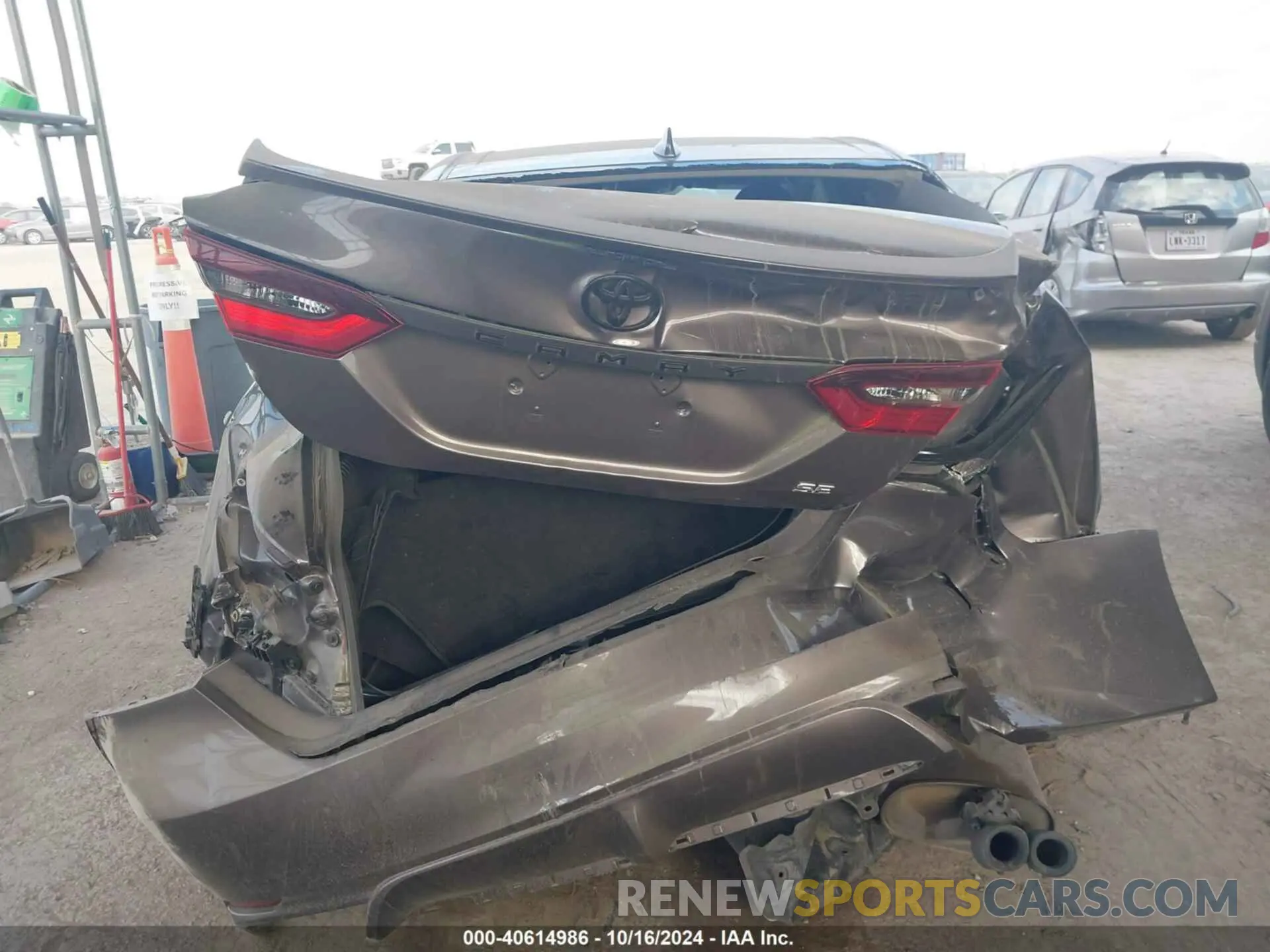 17 Фотография поврежденного автомобиля 4T1G11AK8NU654256 TOYOTA CAMRY 2022